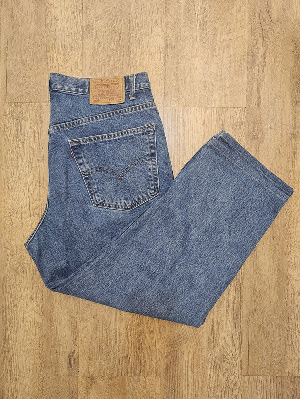 Levi's Blue Ripped Jeans 550 Relaxed Fit - W37/26L