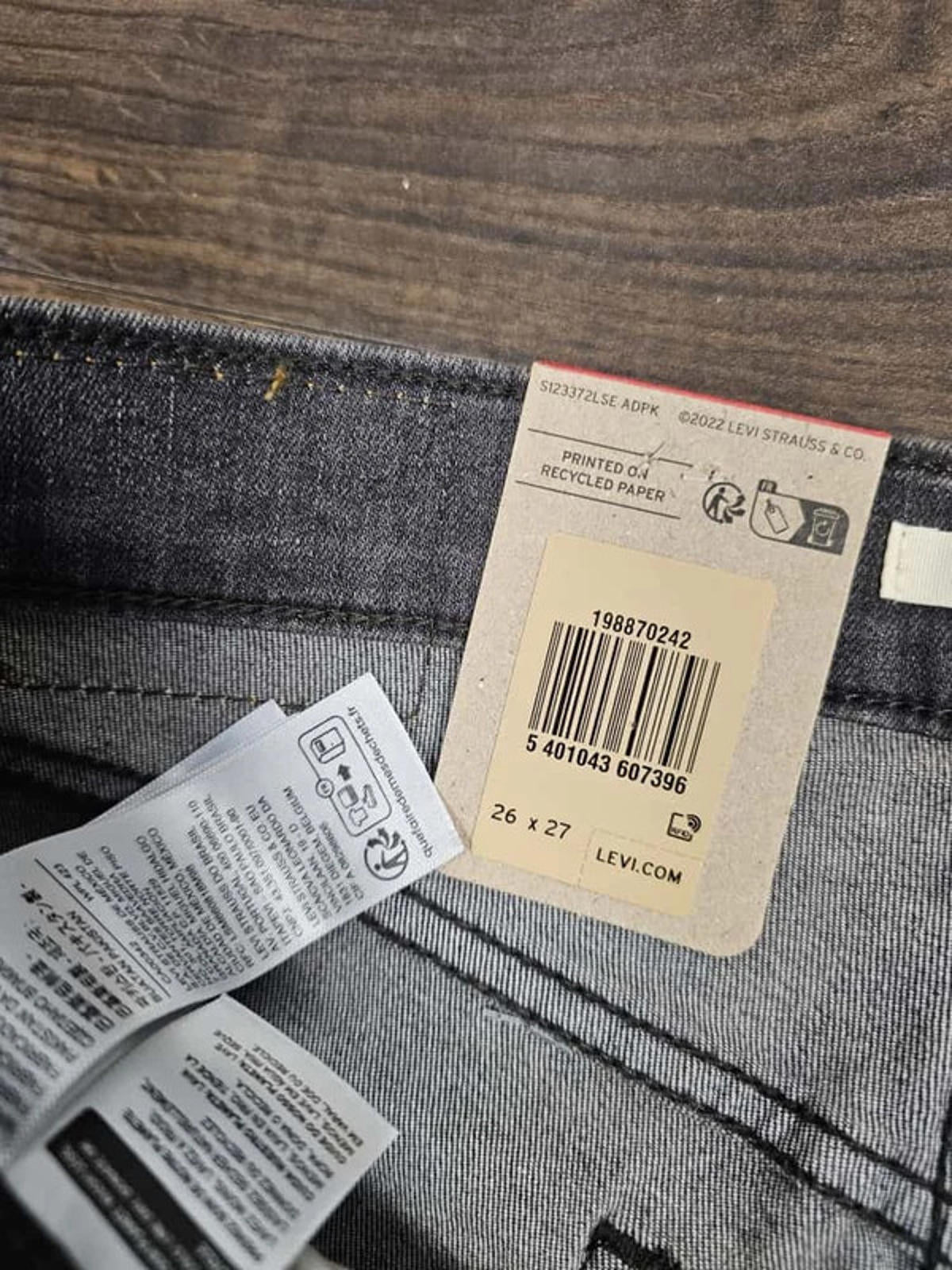 Levi's Womens Boyfriend Fit Mid Rise Tapered Leg washed Black Jeans - W26/L27