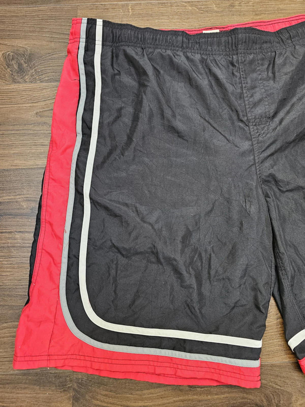 Vintage Y2K 2000's Nike Black/Red Lined Shorts - XXL/xxxL Gym Swim