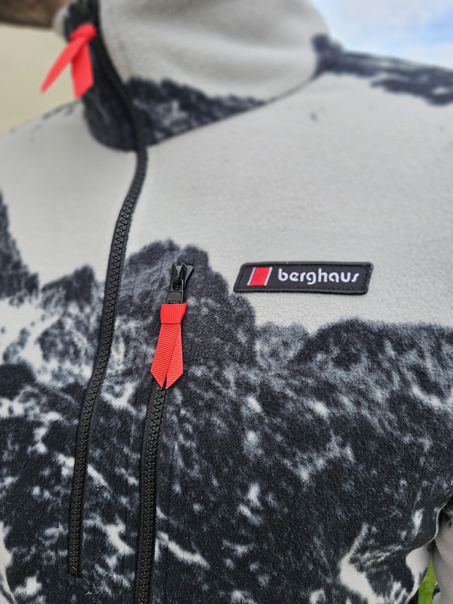 Berghaus Mountain Print Fleece Pullover 1/4 Zip Jumper M/Medium