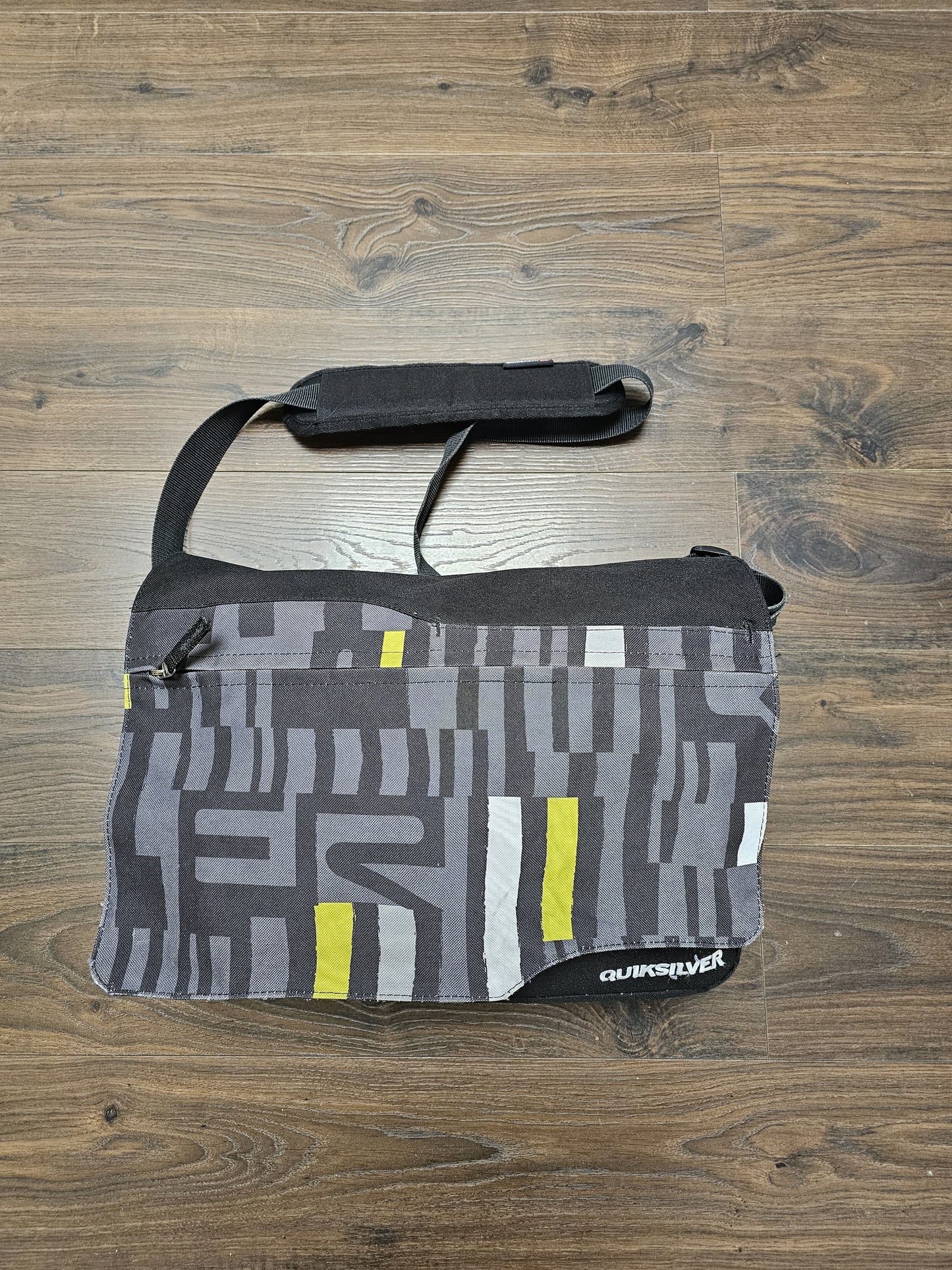 Quiksilver Y2K 2000s Messenger Satchel Shoulder Bag