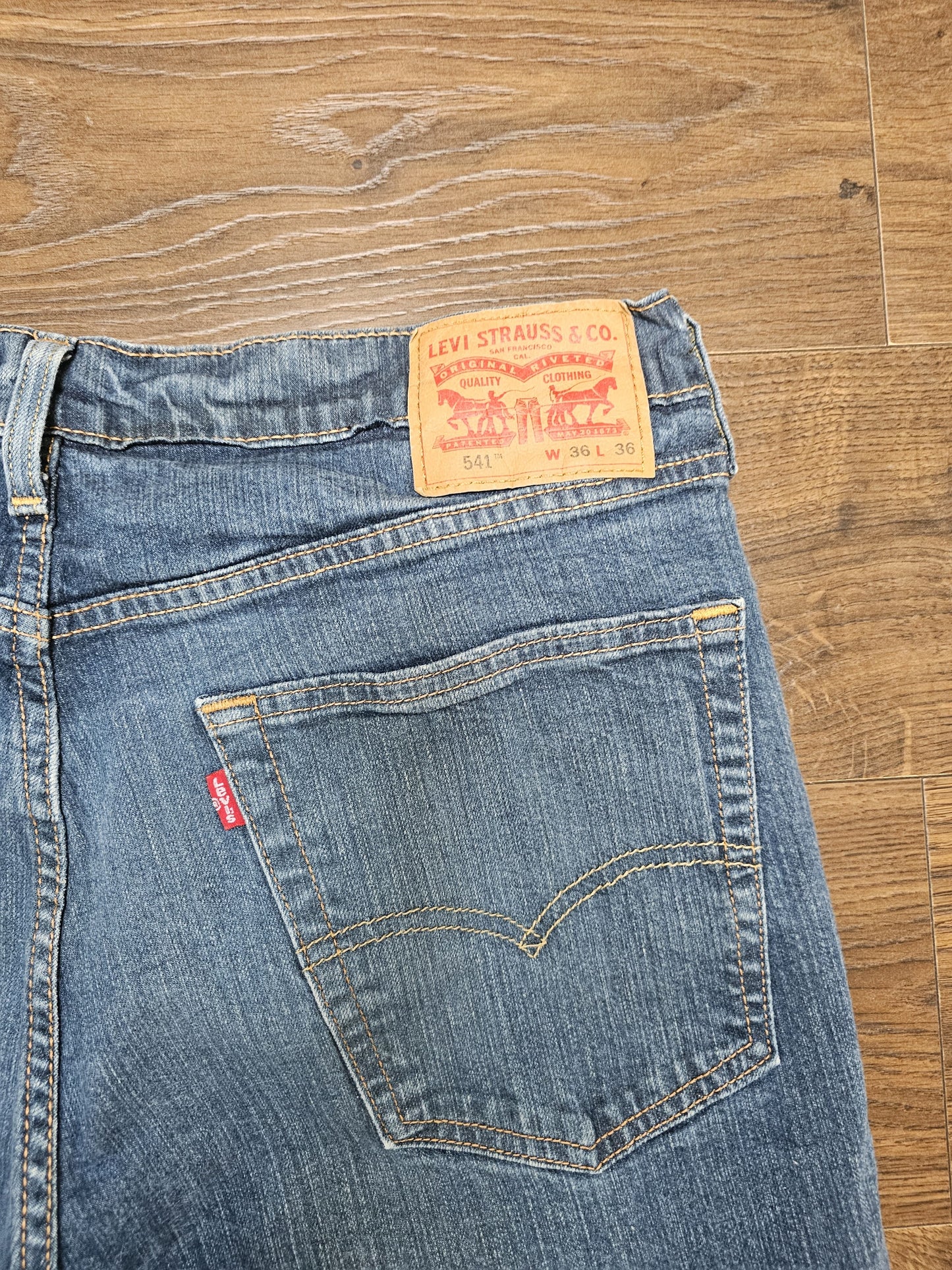 Levi's Mens Blue Jeans 541 Athletic Tap Fit W36/36L Denim