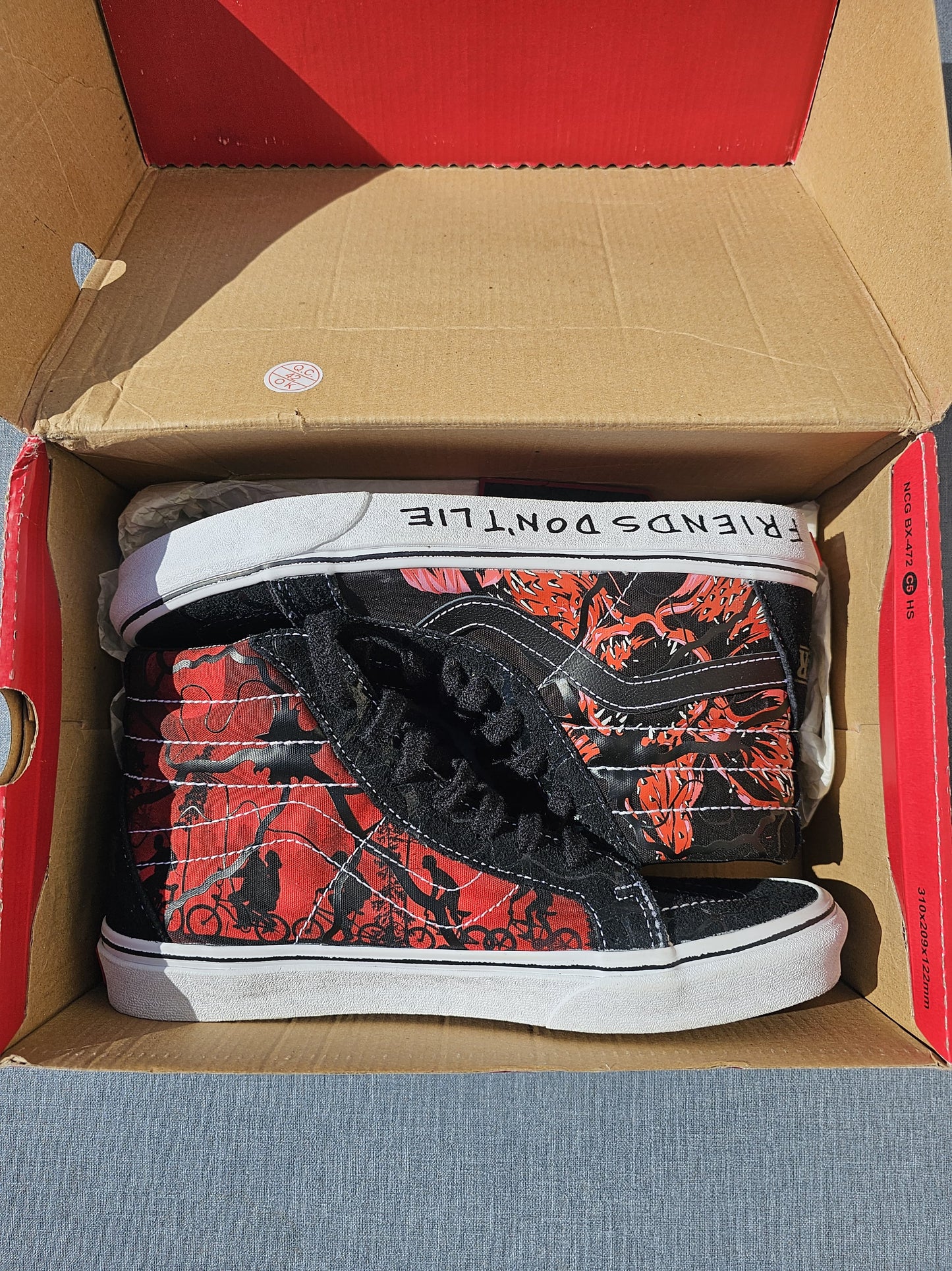 Vans X Stranger Things High Top Sneakers Trainers Skate Shoes UK 7 Rare