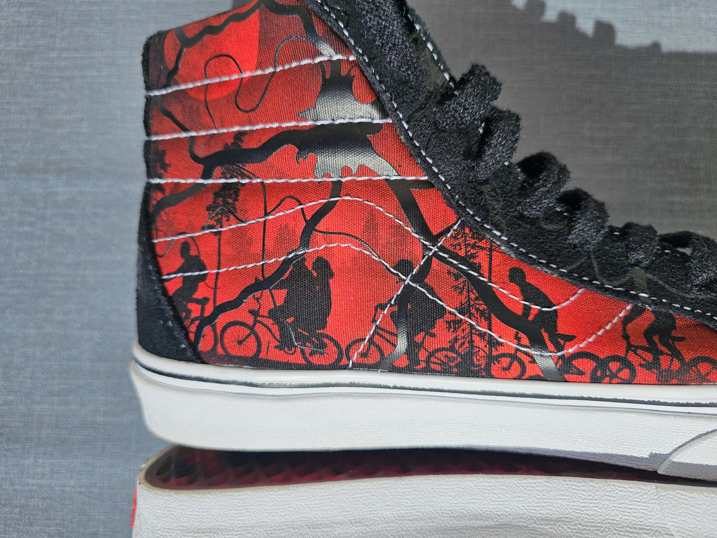 Vans X Stranger Things High Top Sneakers Trainers Skate Shoes UK 7 Rare