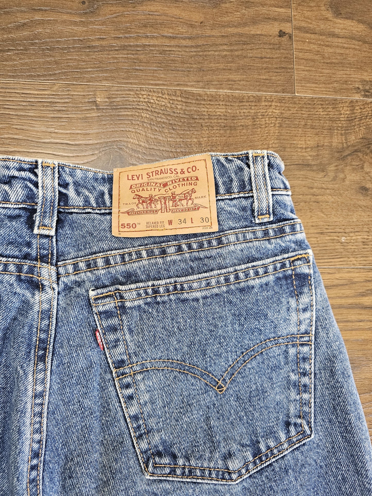 Levi's Vintage Mens Blue Jeans 550 Relaxed Fit Tapered Leg Fit W32/30L Denim