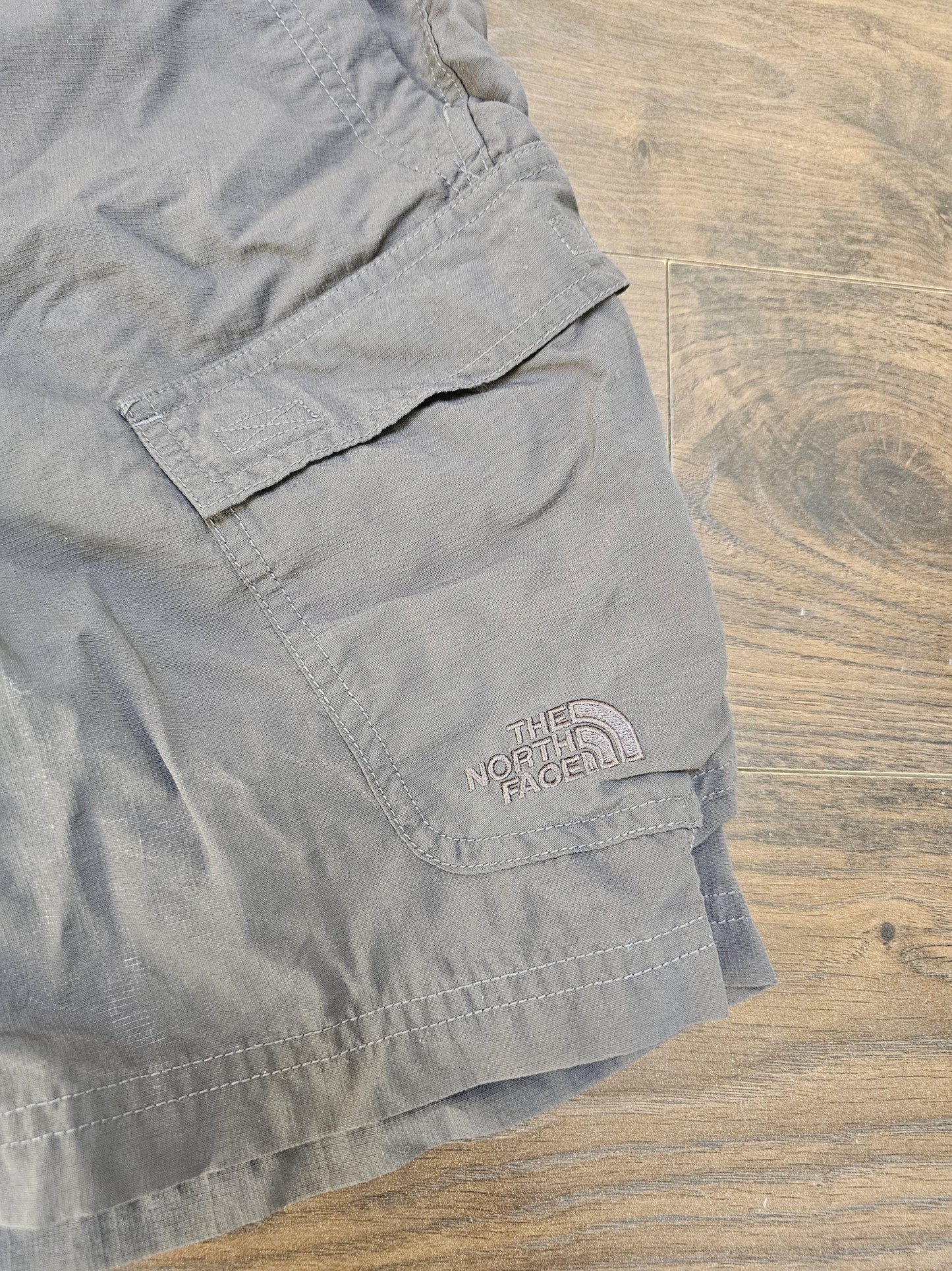 The North Face Grey Casual/Hiking Short - W28 Walk Climb Travel Trek Active