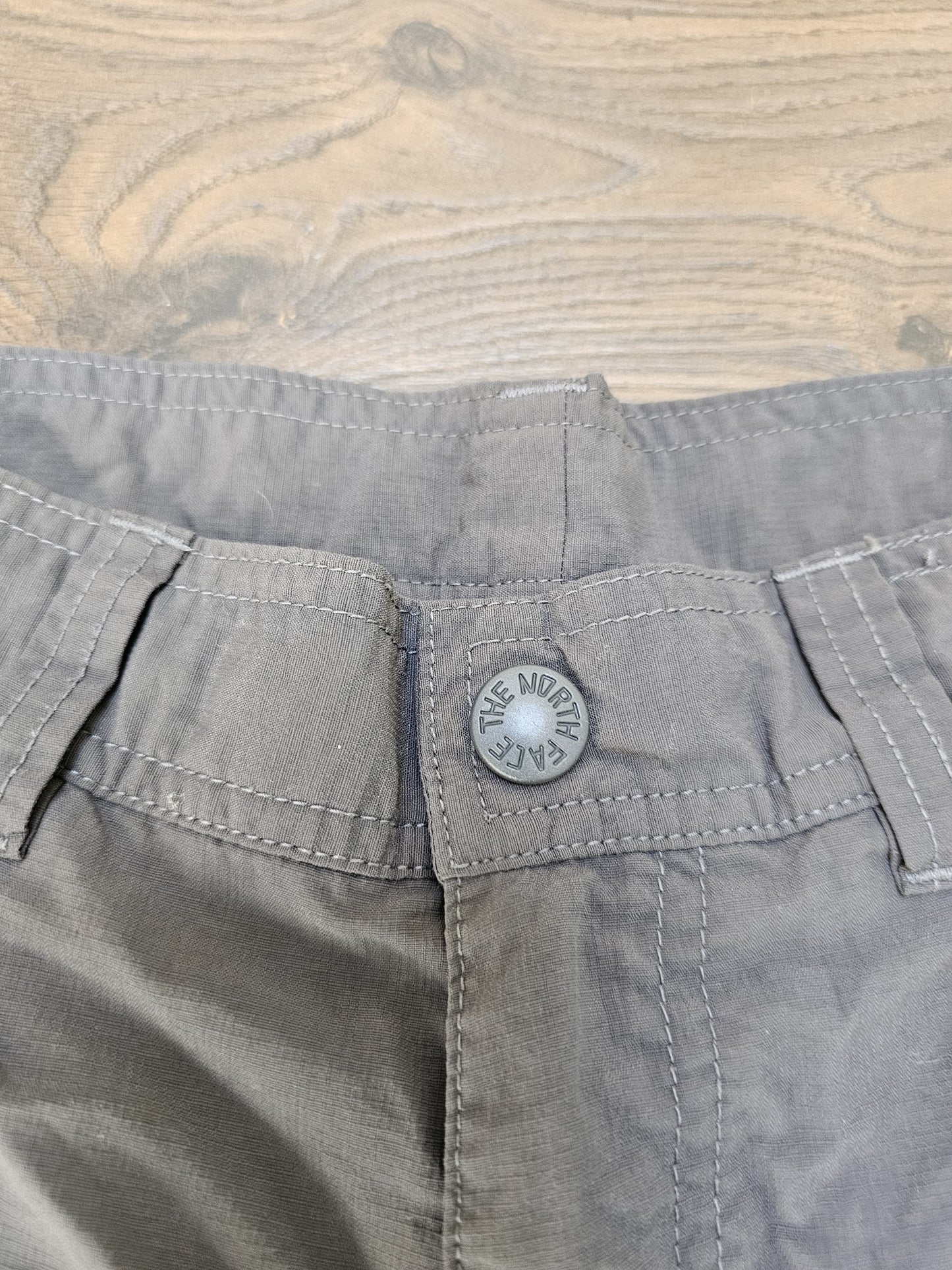 The North Face Grey Casual/Hiking Short - W28 Walk Climb Travel Trek Active