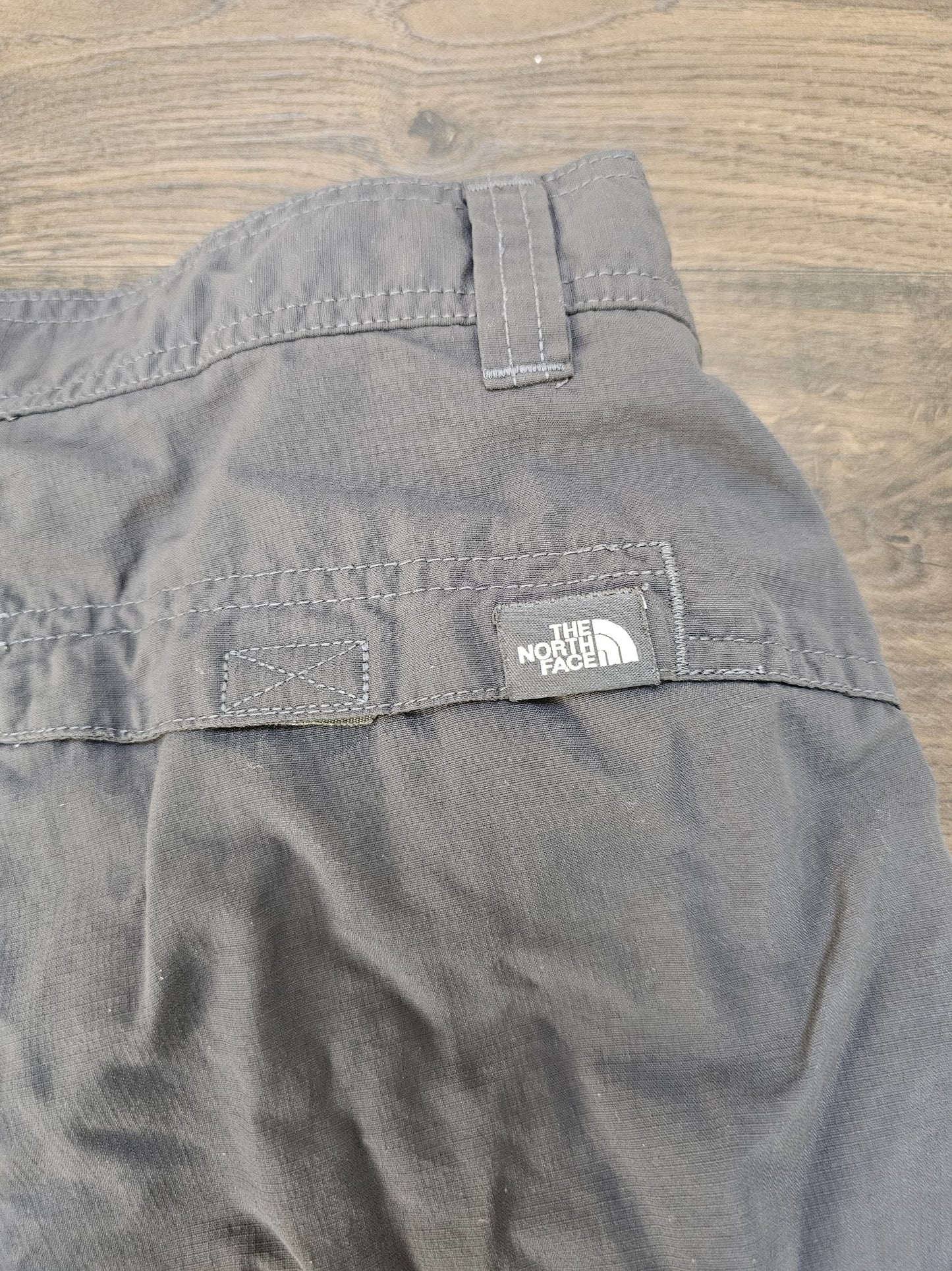 The North Face Grey Casual/Hiking Short - W28 Walk Climb Travel Trek Active