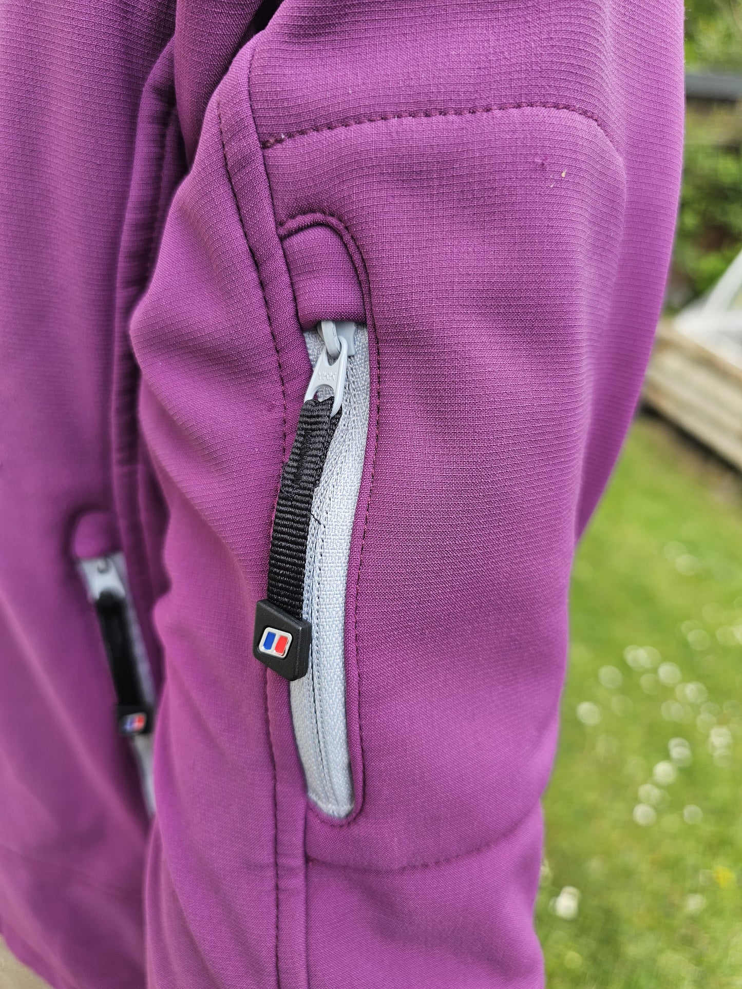 Womens Berghaus Extrem Soft Shell Windstopper Full Zip Hooded Jacket - UK 10