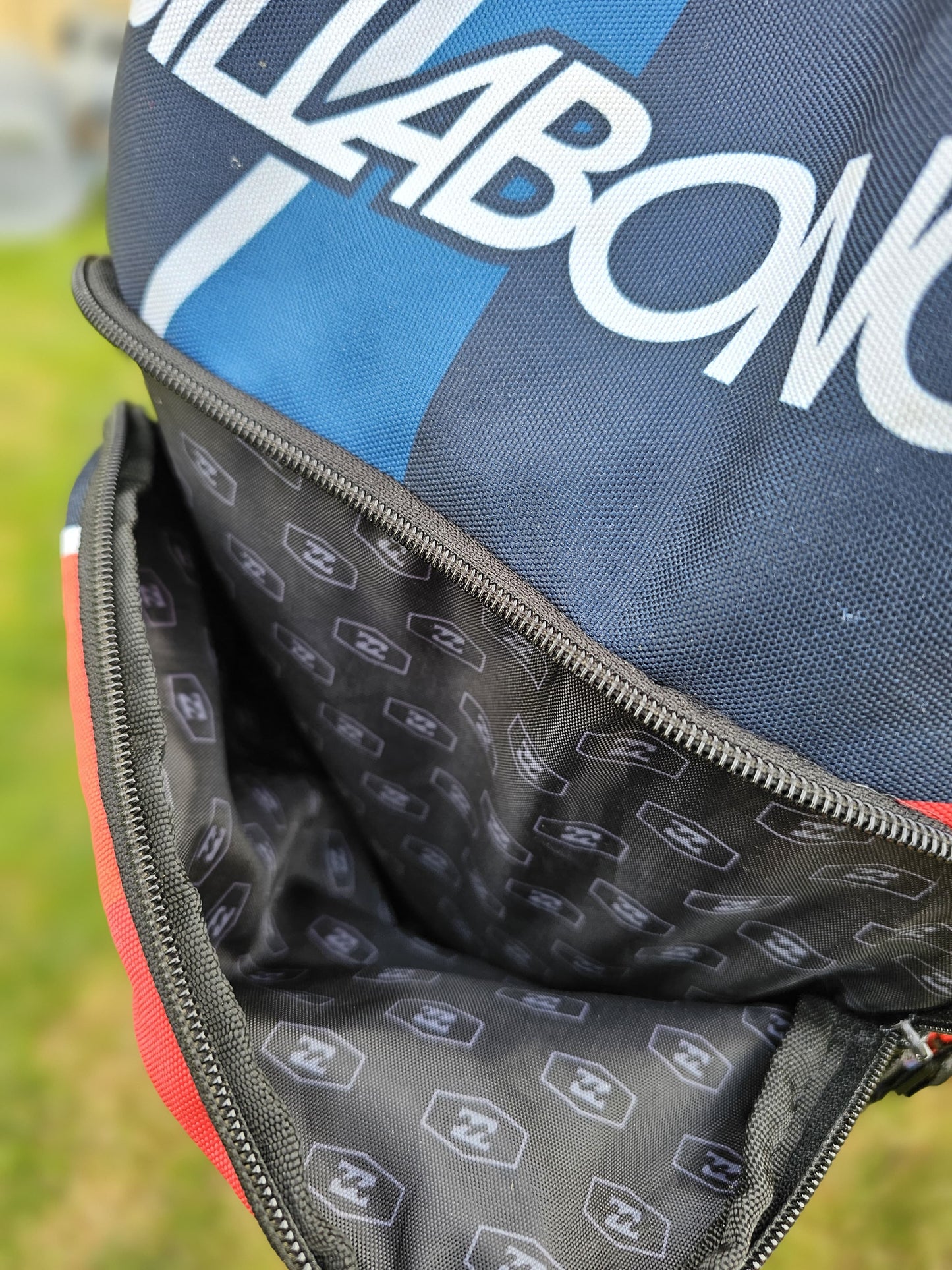 Vintage Clam Shell Style Billabong Y2K Backpack - Medium