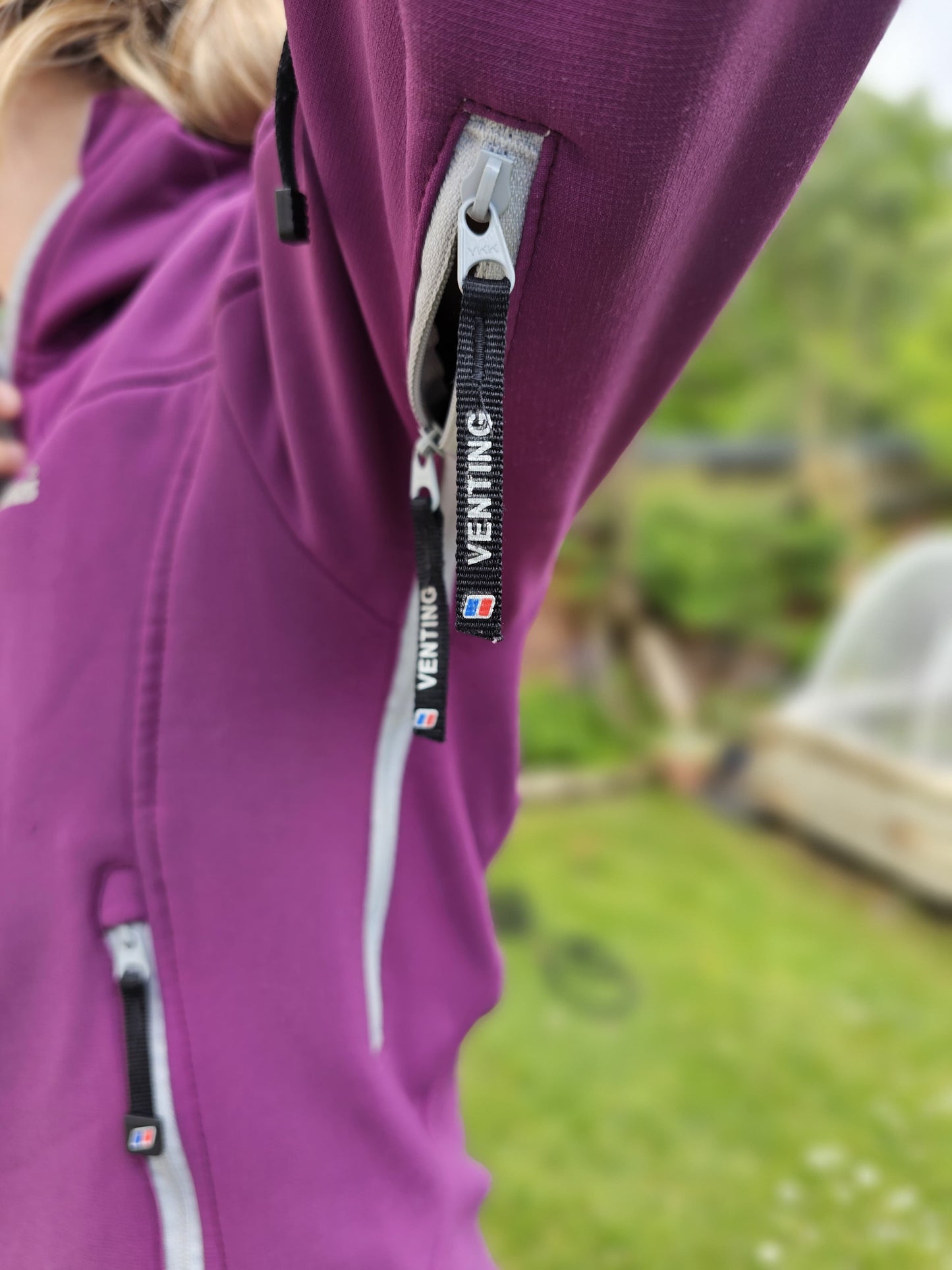 Womens Berghaus Extrem Soft Shell Windstopper Full Zip Hooded Jacket - UK 10