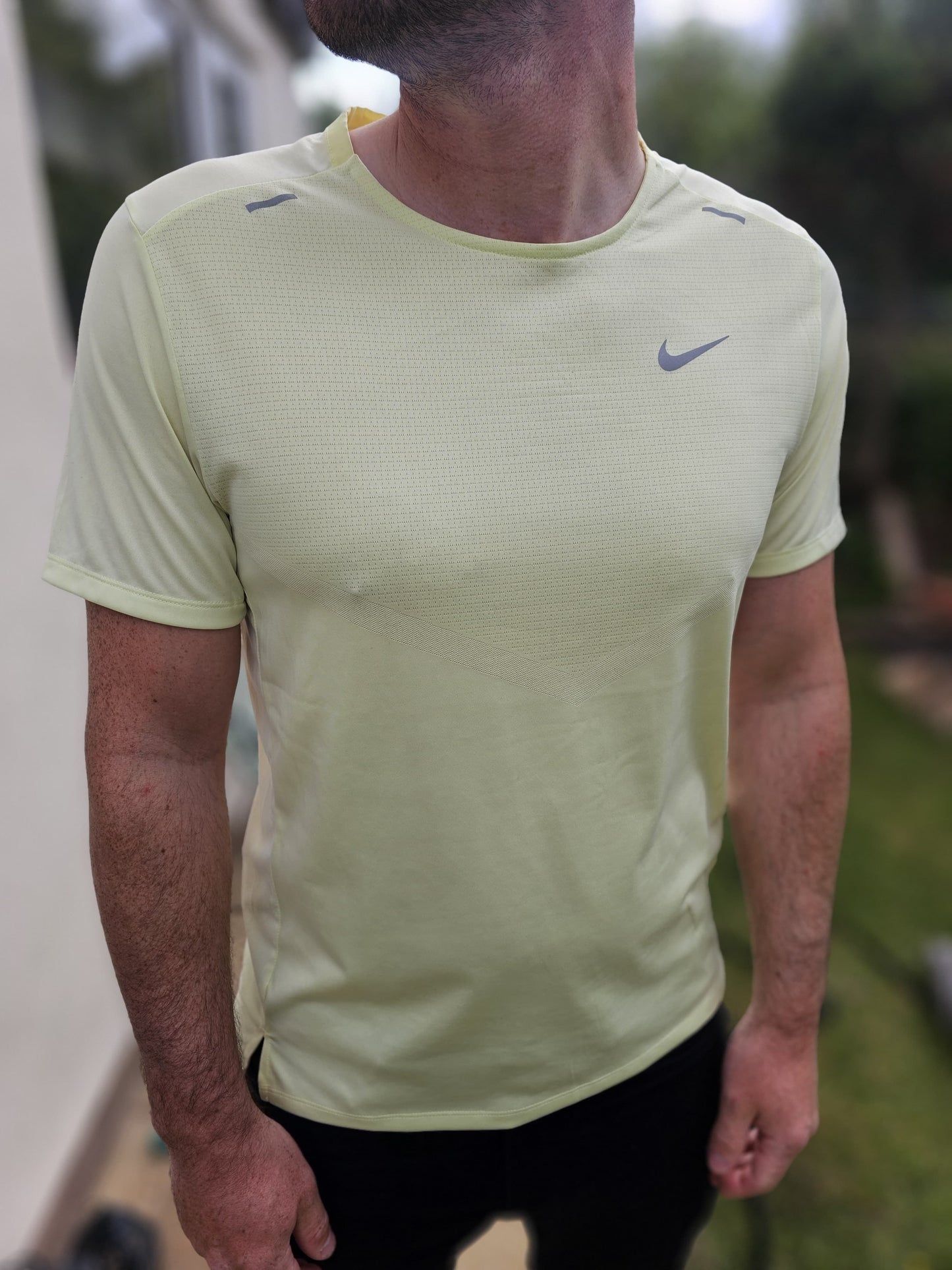 Nike Dri-Fit Yellow Activewear Gym Casual T-Shirt - M/Medium