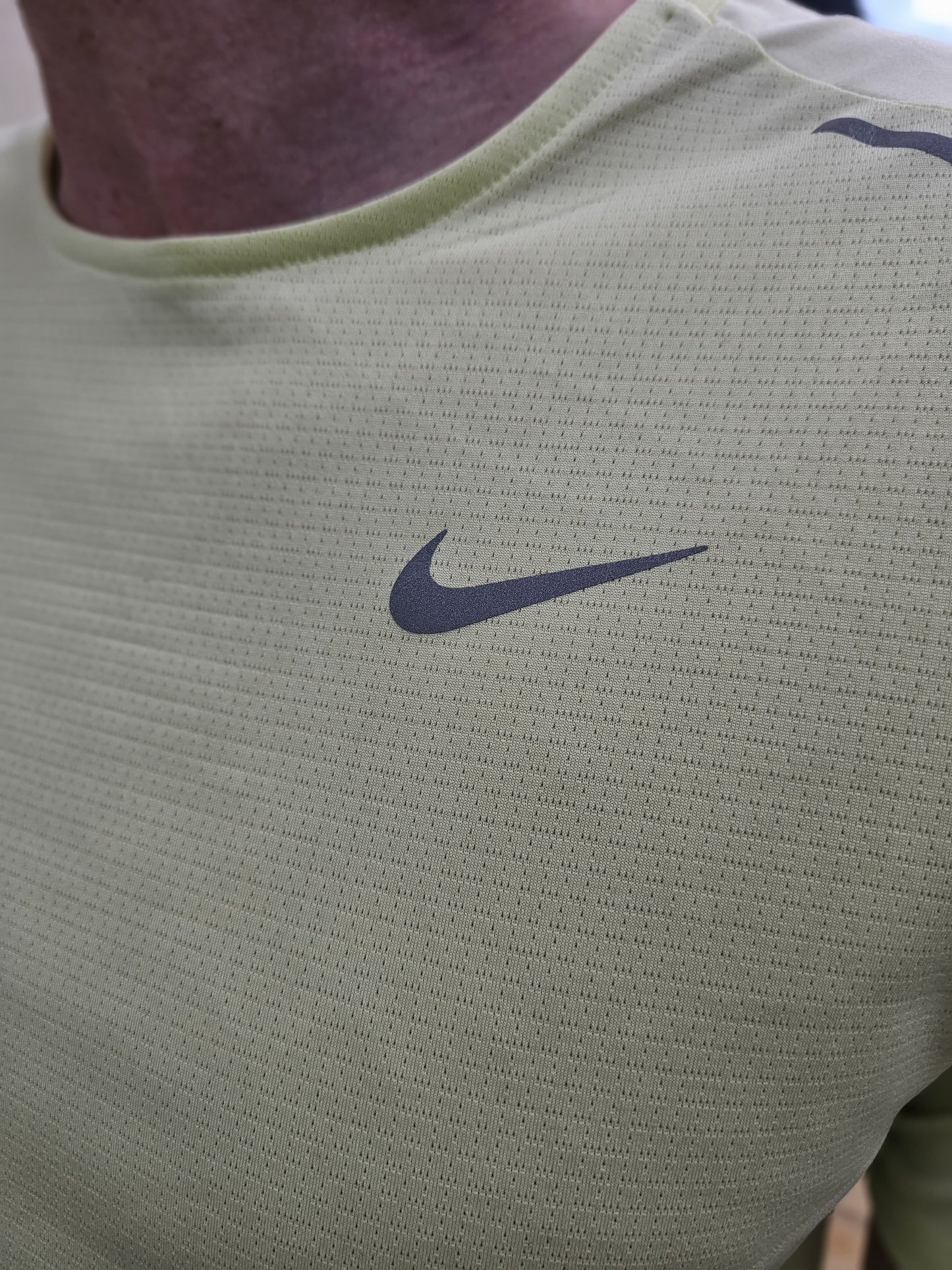 Nike Dri-Fit Yellow Activewear Gym Casual T-Shirt - M/Medium