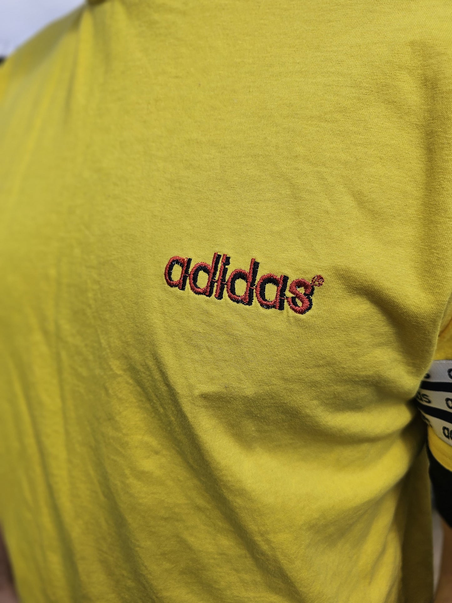 Vintage Y2K Yellow Adidas Short Sleeve T-Shirt - M/Medium