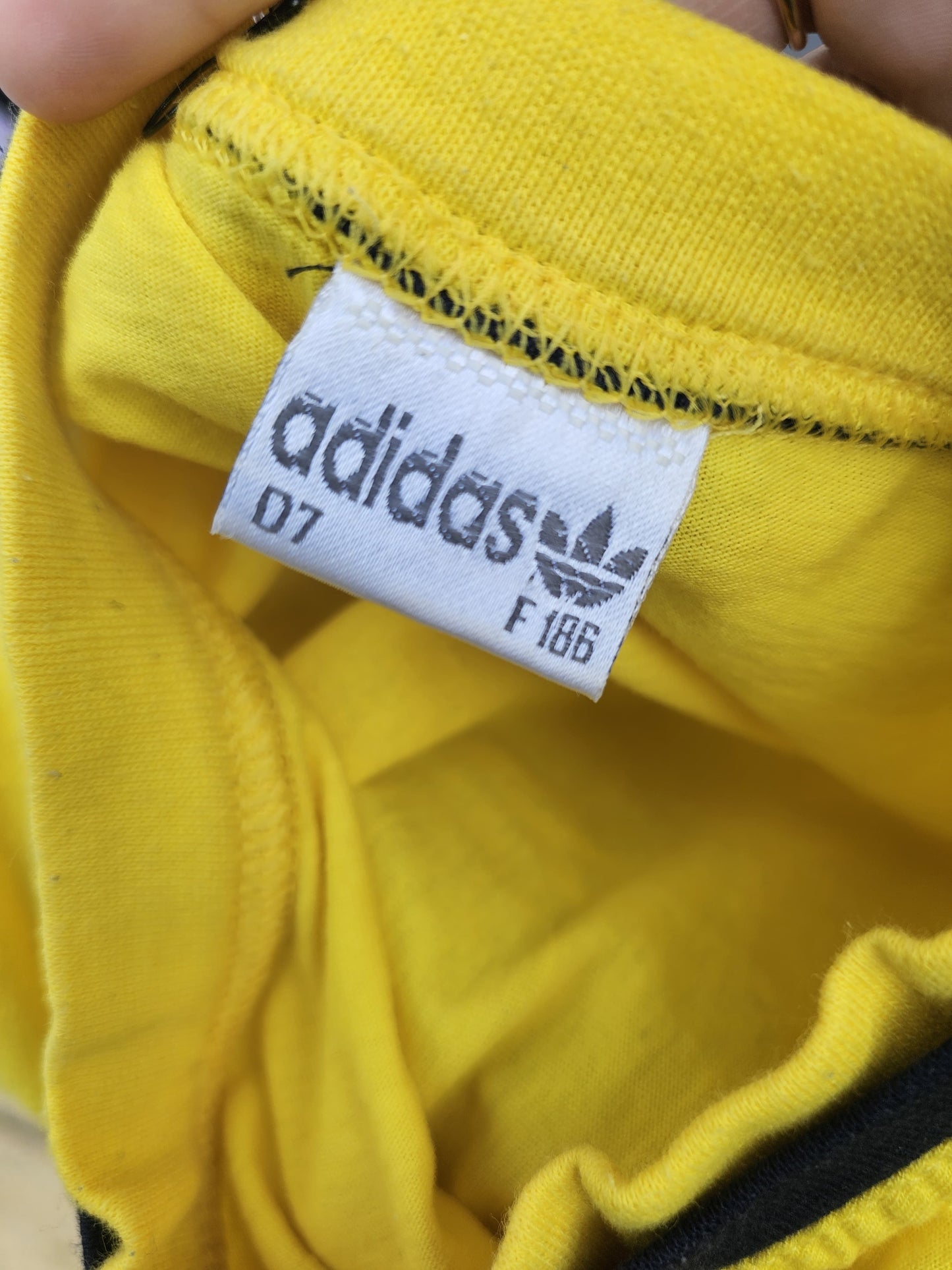 Vintage Y2K Yellow Adidas Short Sleeve T-Shirt - M/Medium