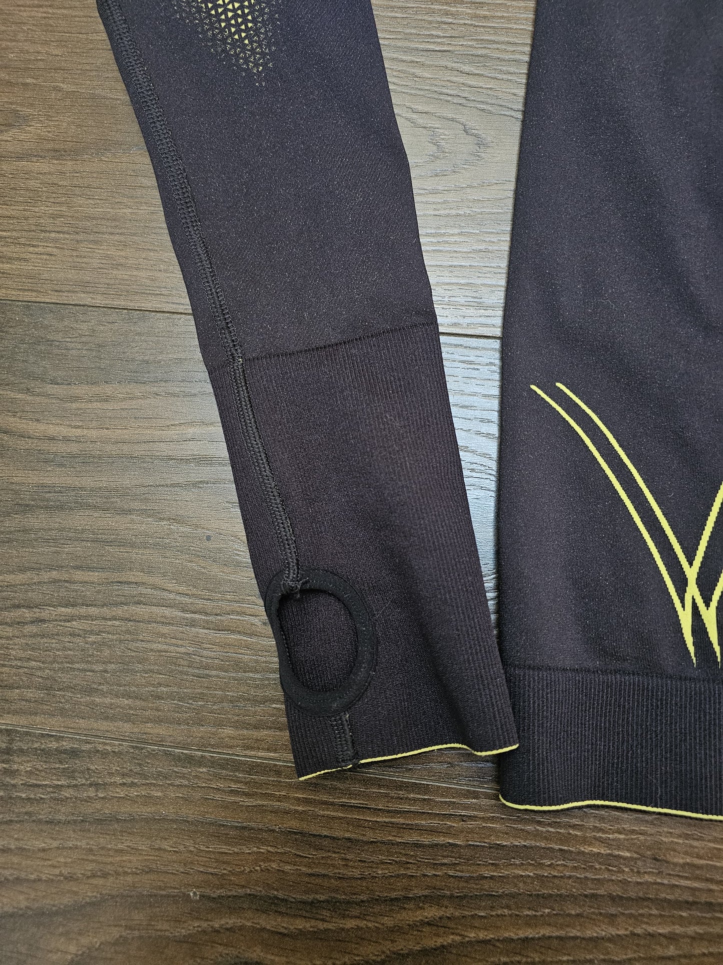 Gymshark Black/Yellow Long Sleeve 1/4 Zip Training/Gym/Casual Top - XS/Extra Small