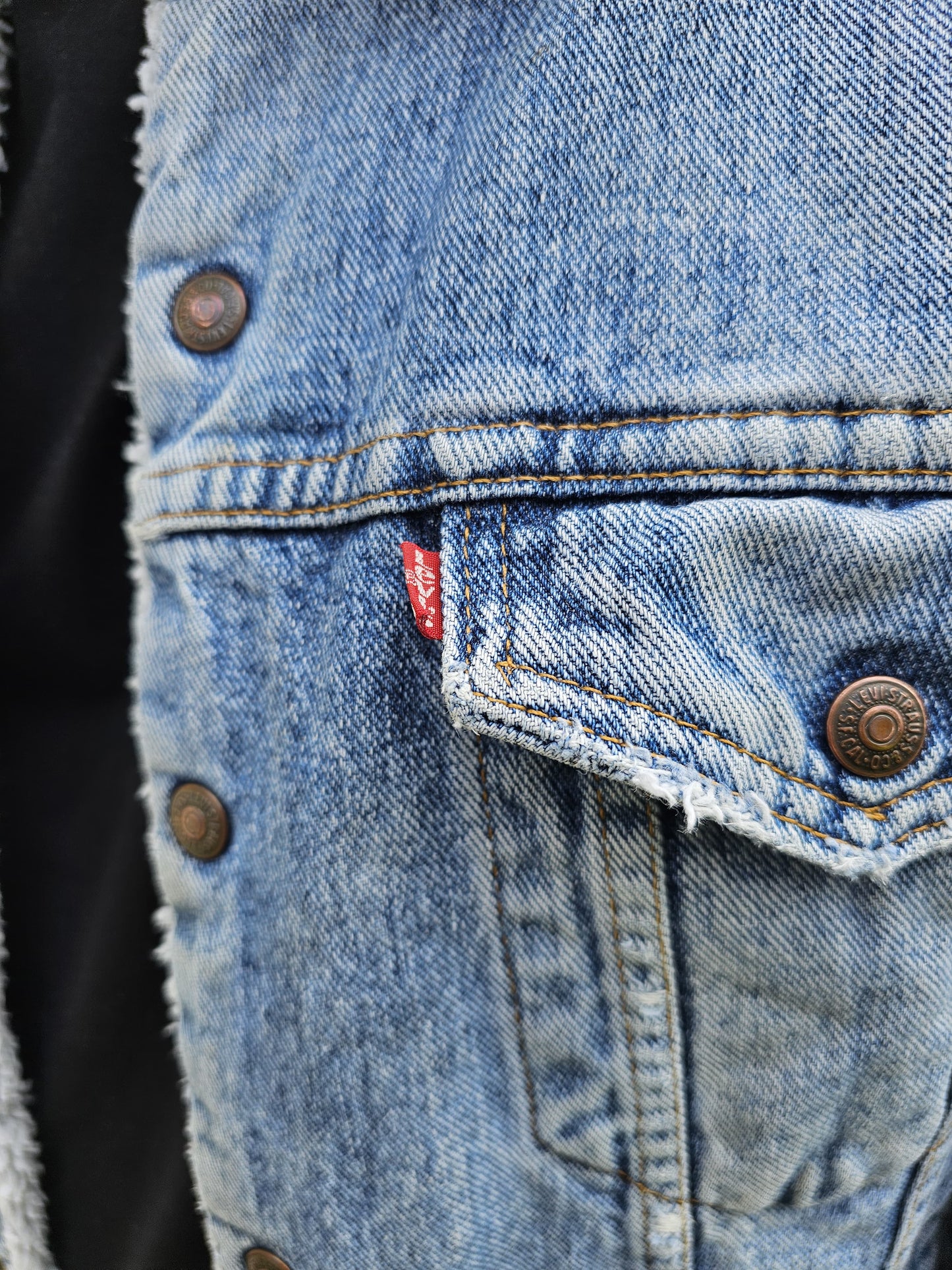 Vintage 1990's Levi's Light Blue Denim Sherpa Unisex Jacket - M/Medium