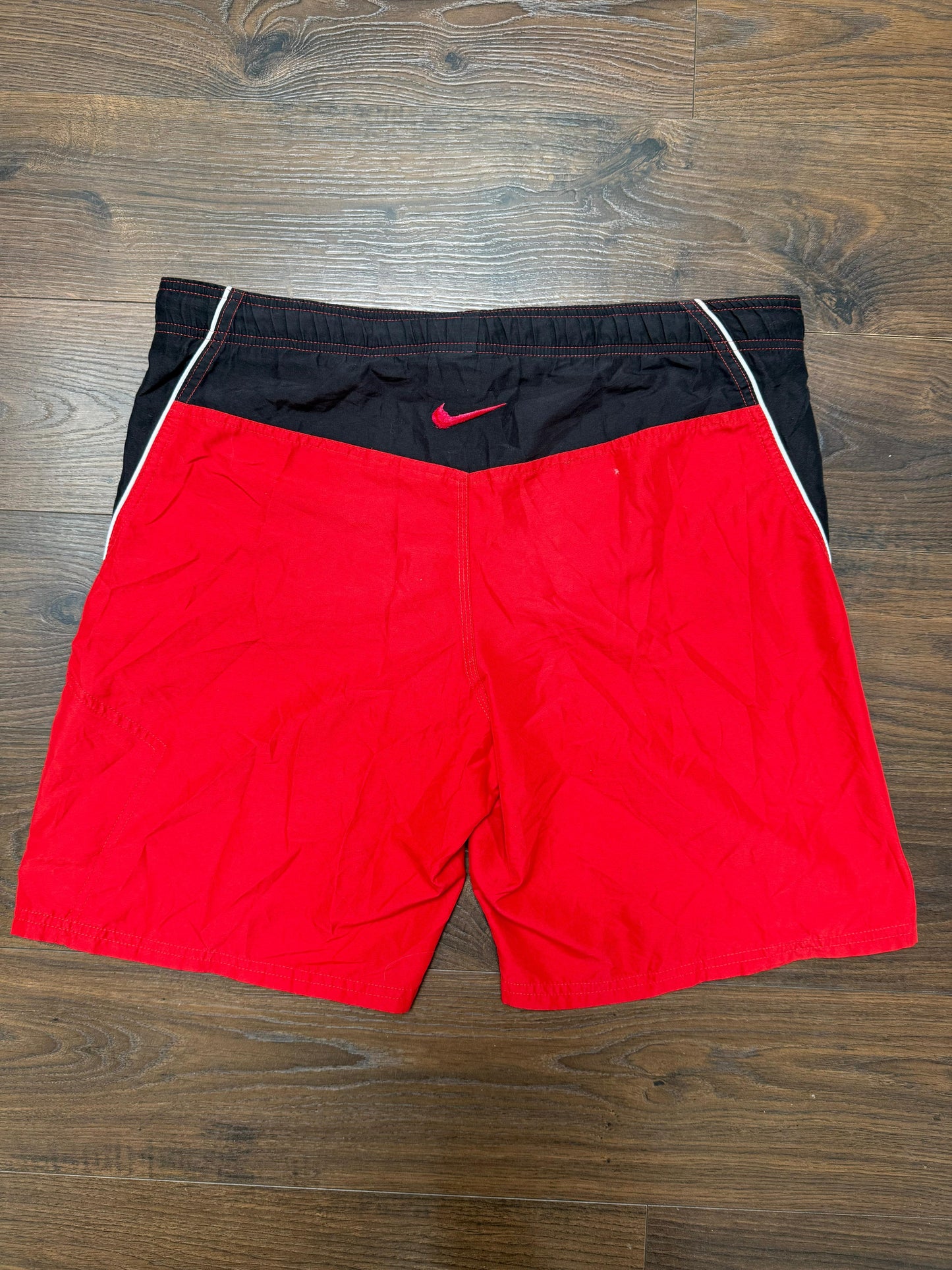 Vintage Y2K 2000's Nike Better World Red/Black Shorts - S/Small