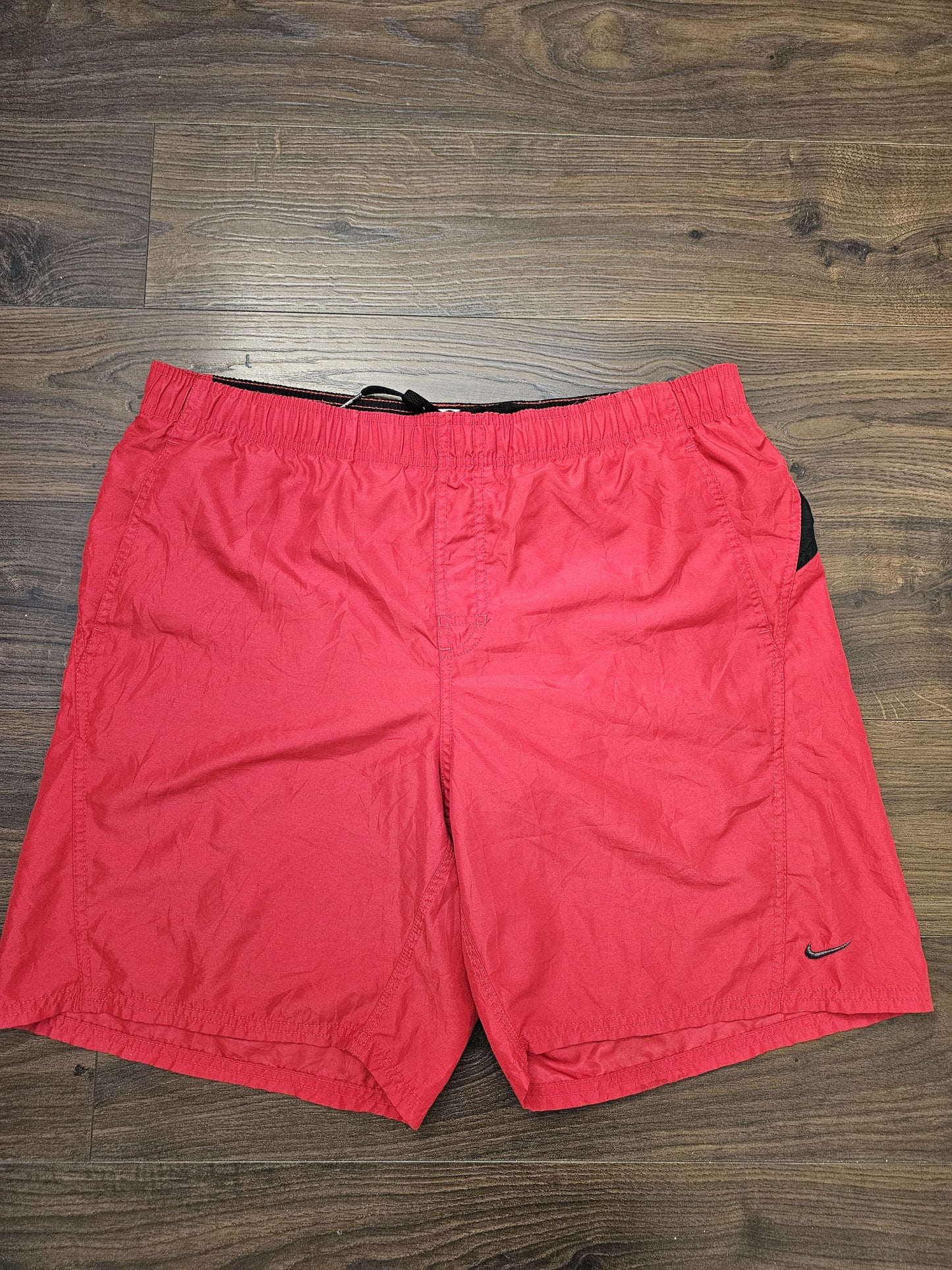 Vintage Y2K 2000's Nike Embroidered Swoosh Black/Red Shorts - XL/Extra Large/36
