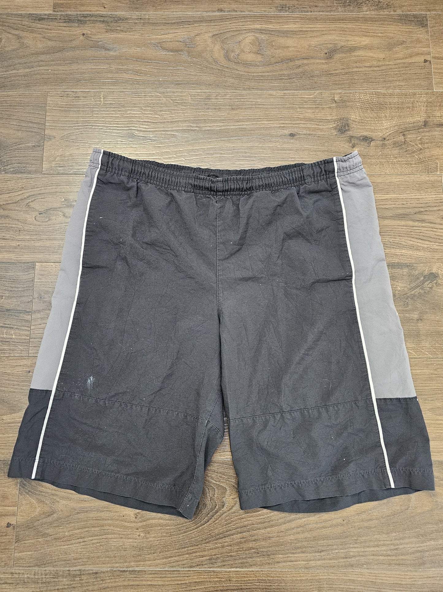 Vintage Silver Tag Nike Grey/Black Casual/Swim Shorts - M/Medium