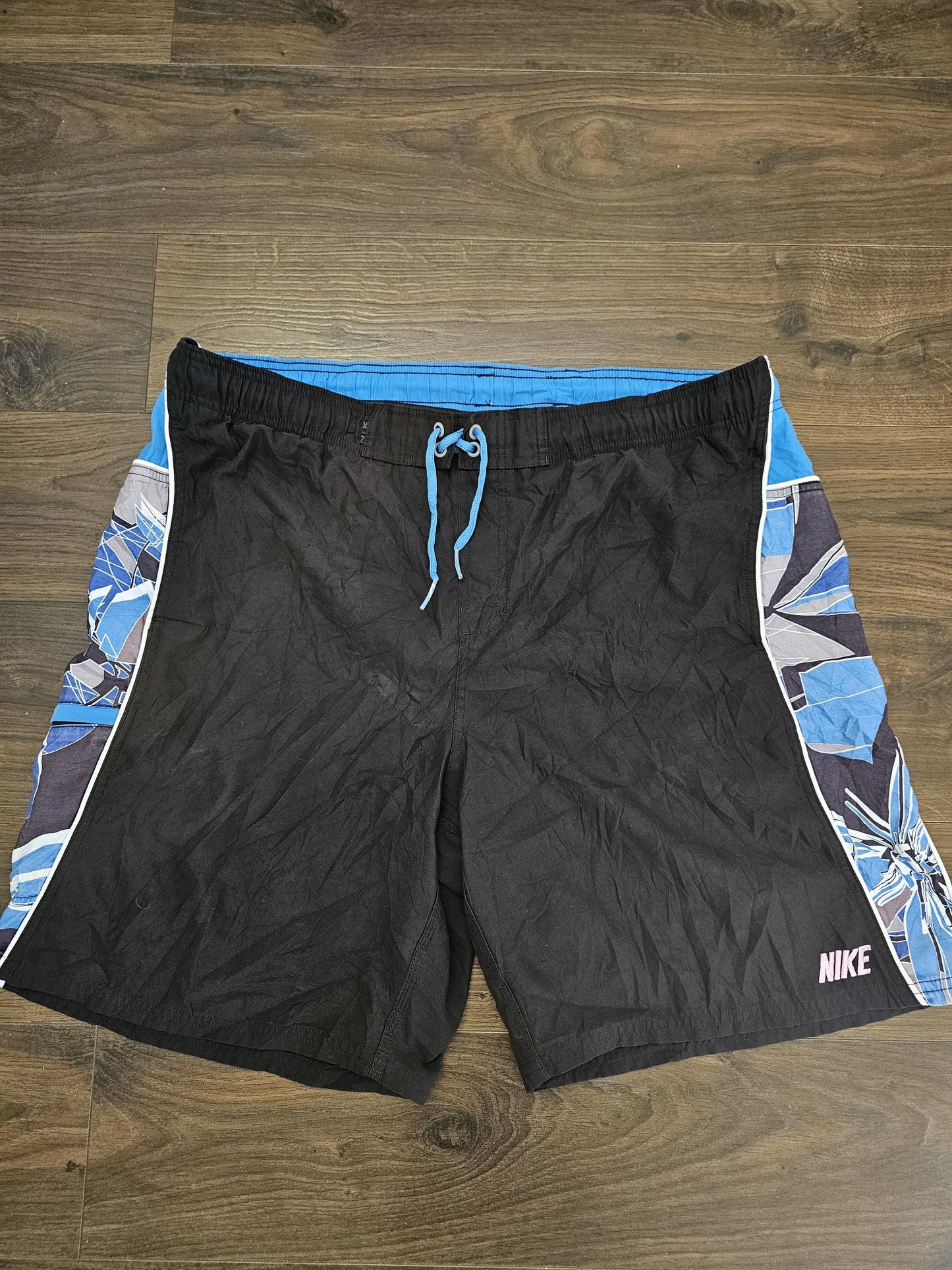 Nike Silver Tag Activewear/Casual/Swim Blue Black Shorts - XL/Extra Large