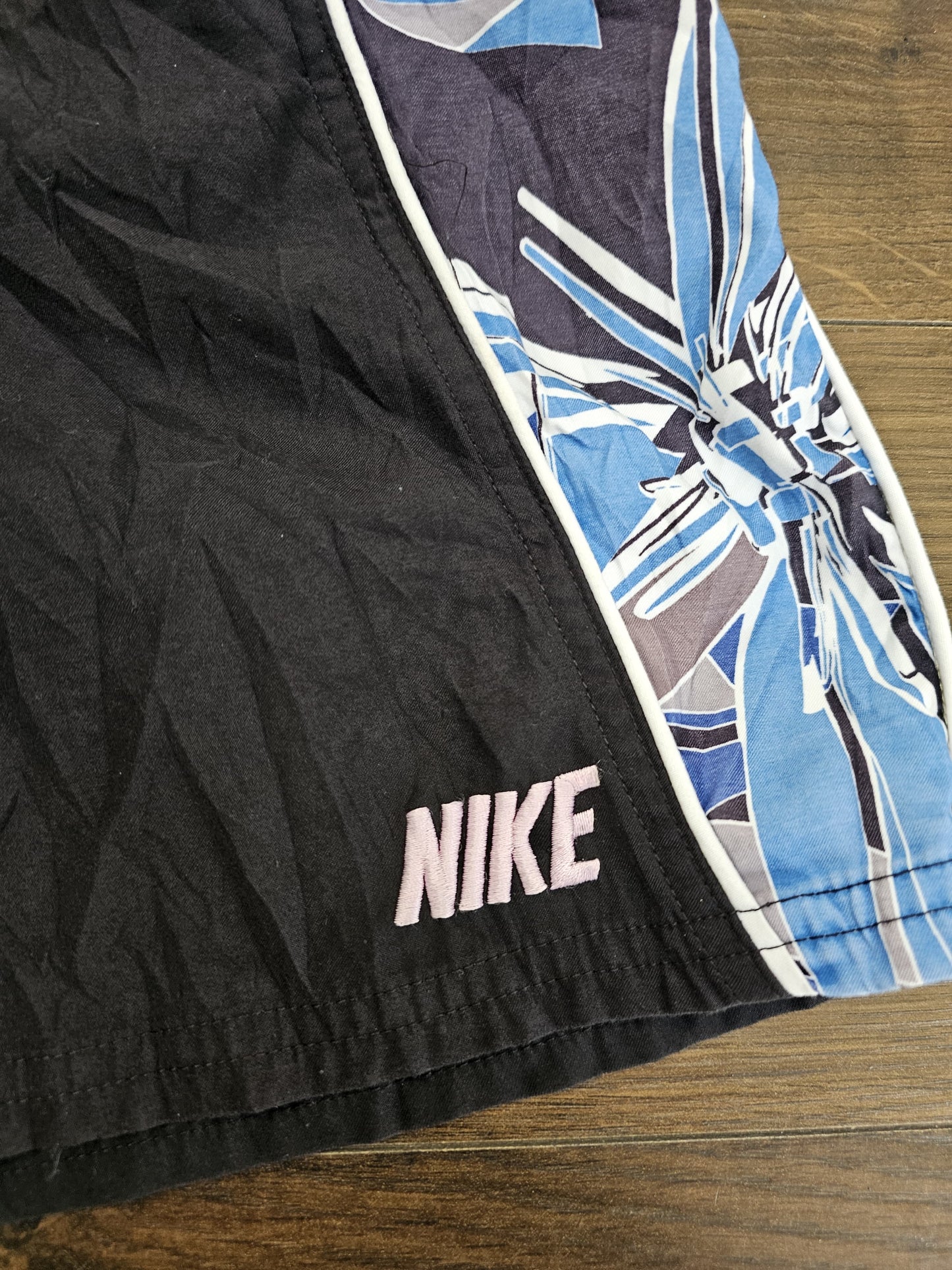 Nike Silver Tag Activewear/Casual/Swim Blue Black Shorts - XL/Extra Large
