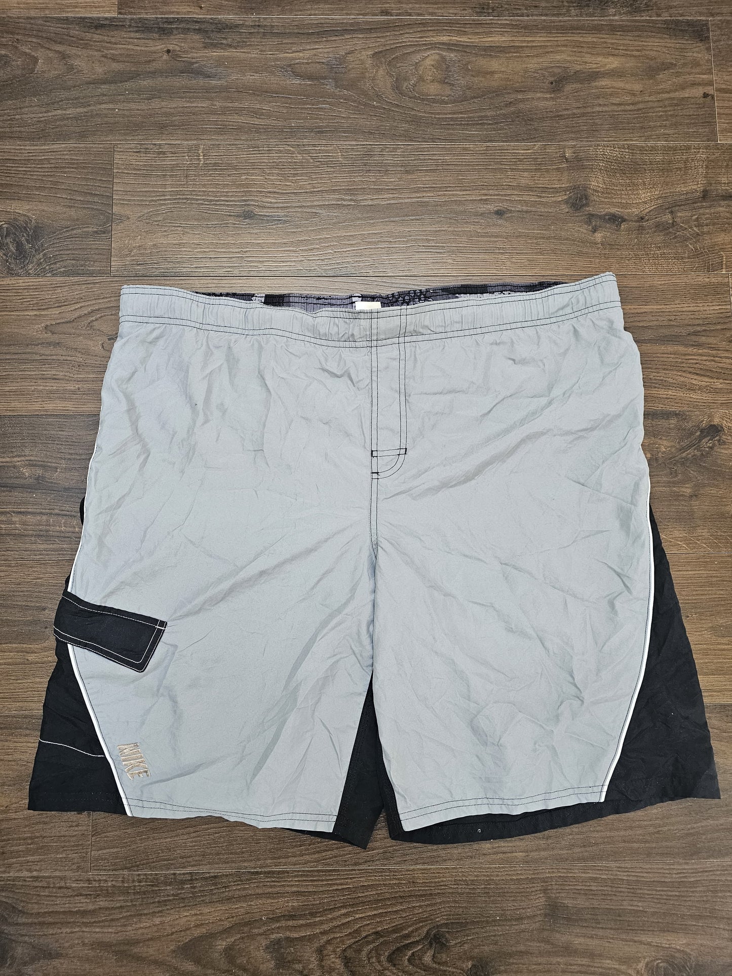 Nike Activewear/Casual/Swim Black/Grey Cargo Shorts -XXL/2XL/Extra Extra Large