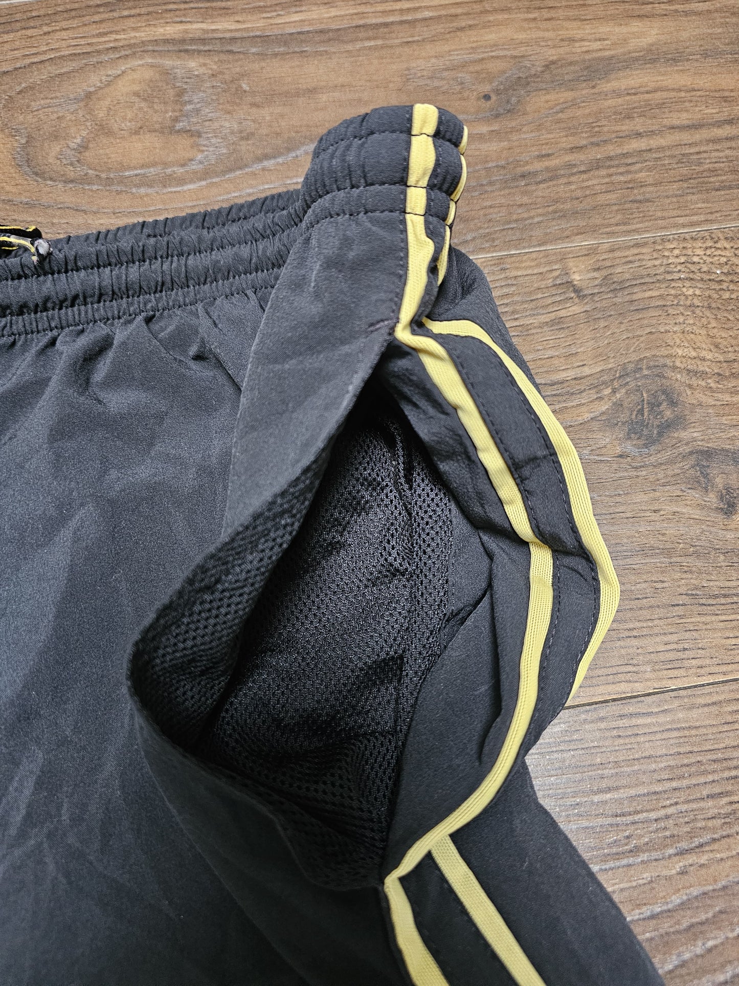Nike Fit Y2K X Live Strong Grey/Yellow Activewear/Casual Shorts - L/Large