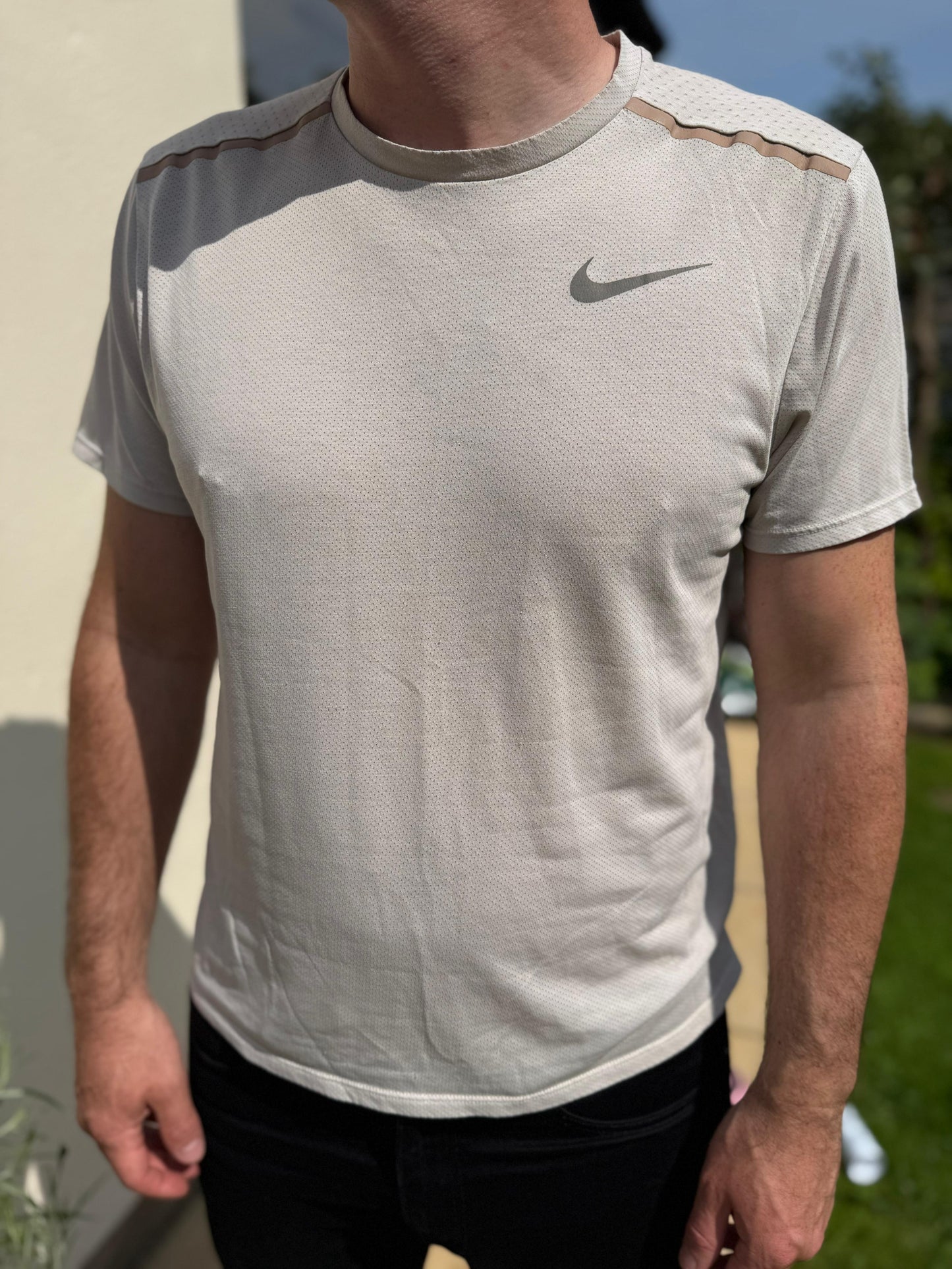 Nike Dri-Fit Cream Activewear Gym Casual Running Short Sleeve T-Shirt - L/Large