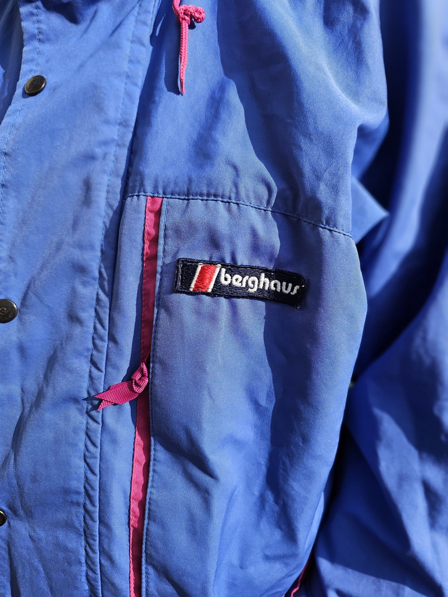 Vintage Berghaus Gemini LTS Blue/Pink Full Zip Windbreaker 90s Coat/Jacket - Size 36