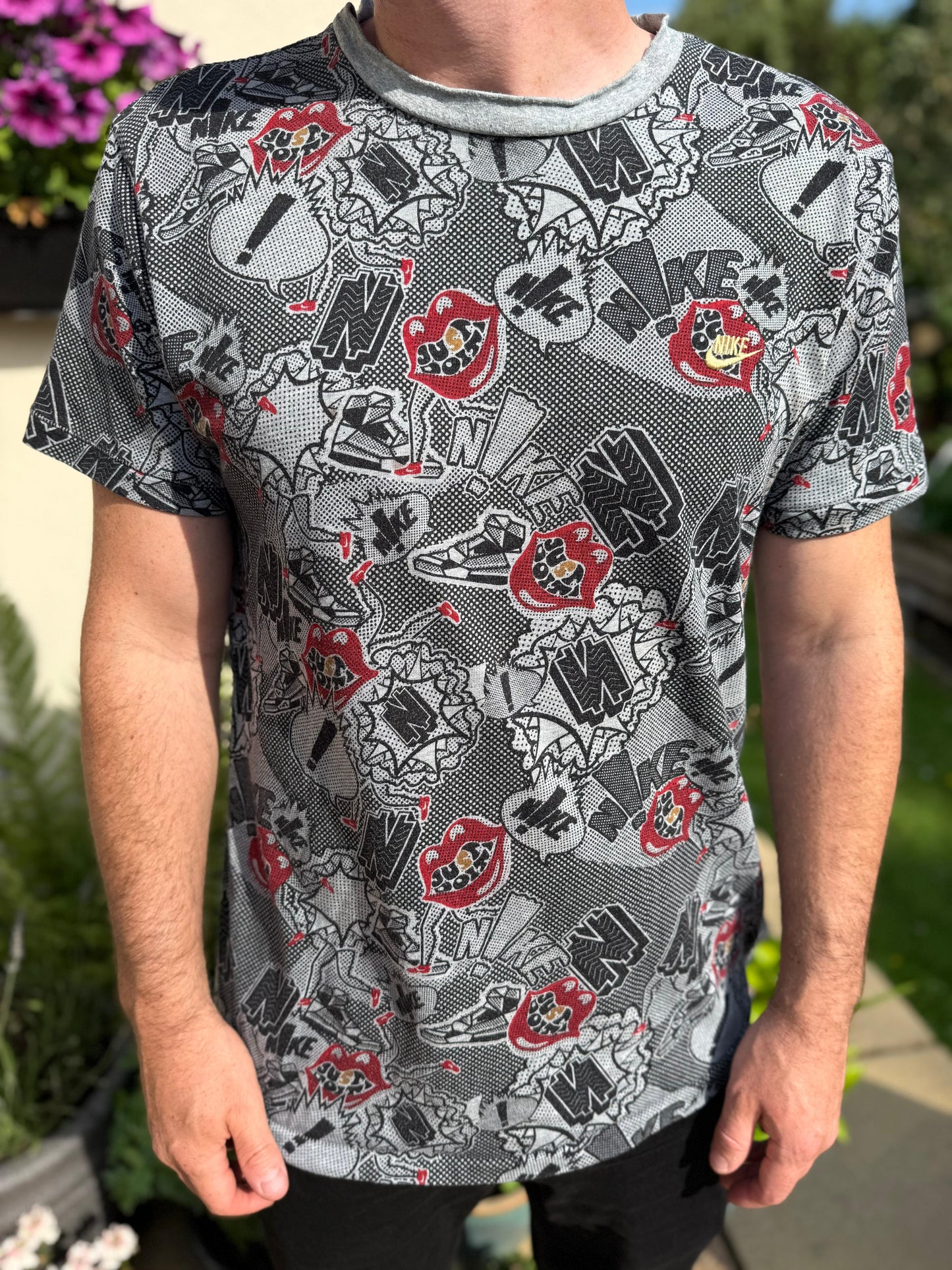 Rare Vintage Y2K Silver Tag Nike Full Print Short Sleeve T-Shirt Top - XL/Extra Large