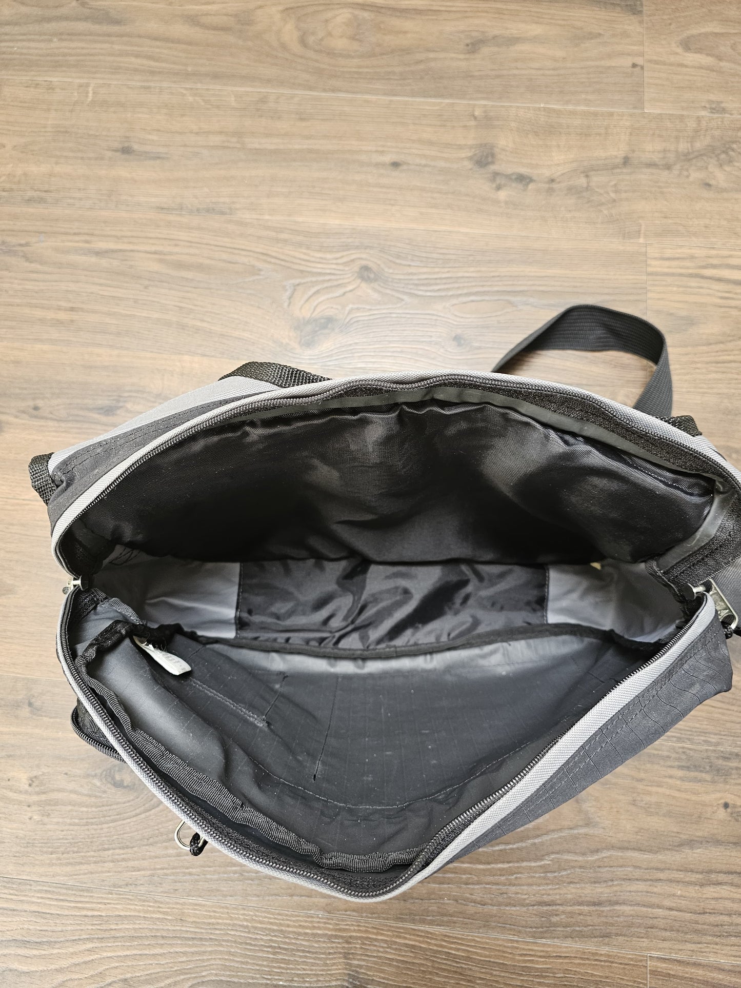 Y2K Quiksilver Messenger Shoulder Laptop Style One Strap Bag/Backpack