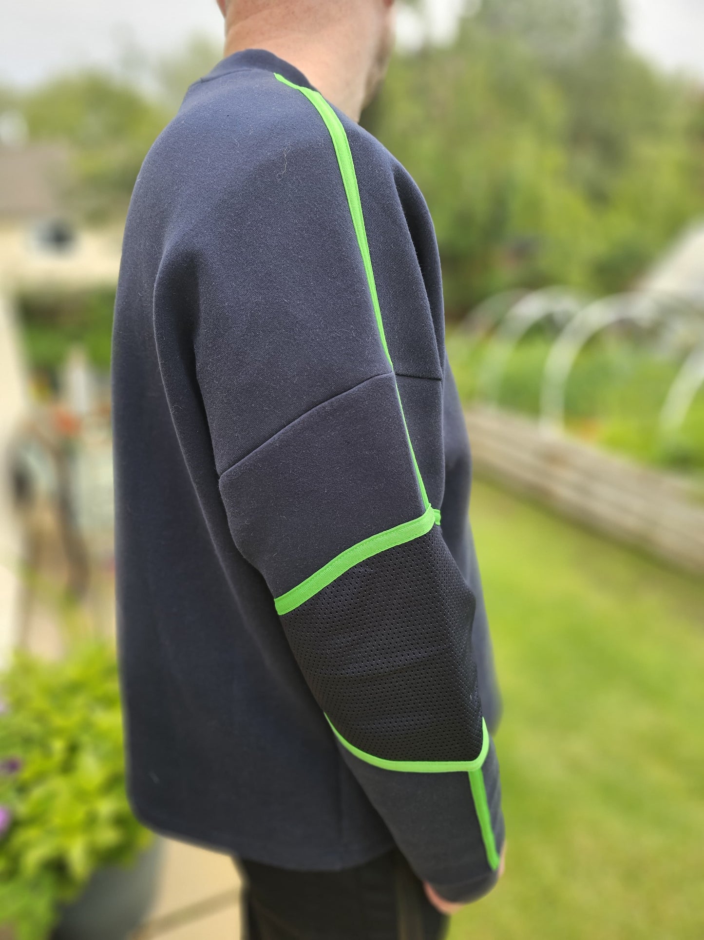 Armani Exchange Oversize Pullover Sweatshirt/Jumper Navy/Green - XL/Extra Large