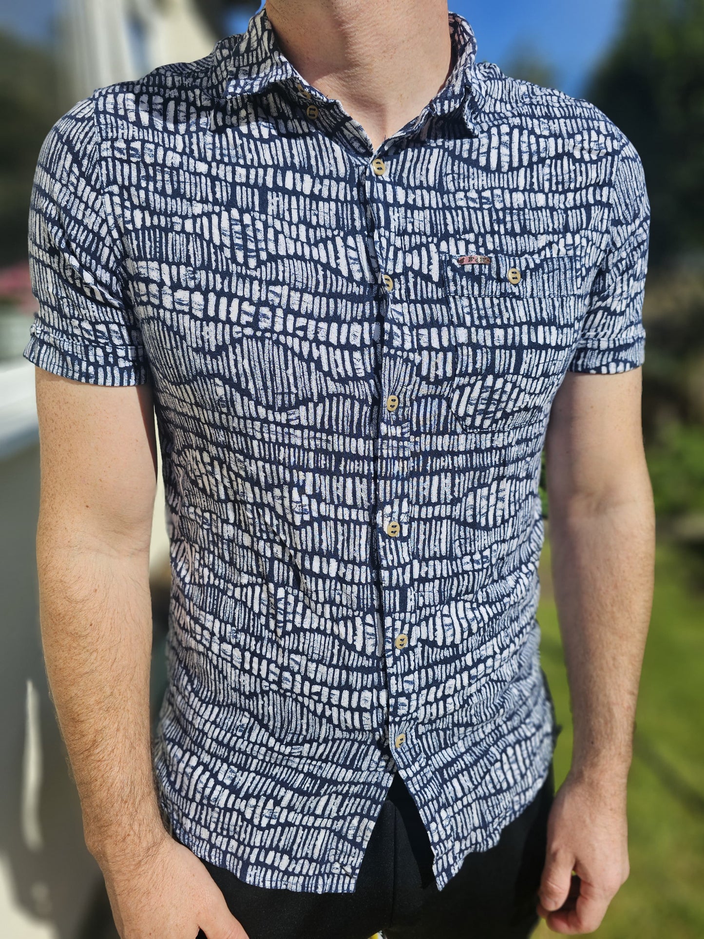 Piping Hot Mens Short Sleeve Surf Shirt - M/Medium
