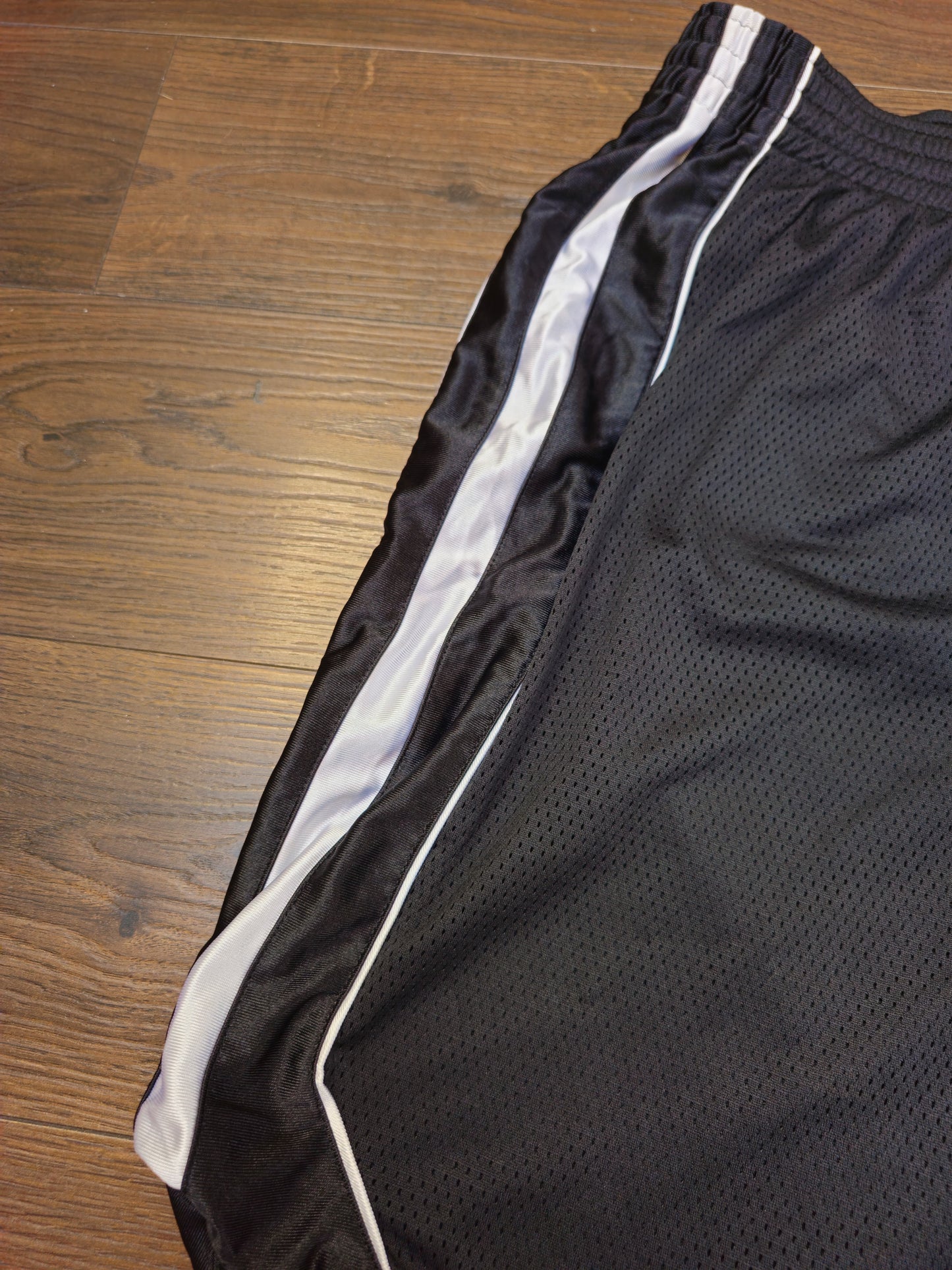 Nike Vintage Silver Tag Black Basketball Style Shorts - XXL/2XL/Extra Extra Large