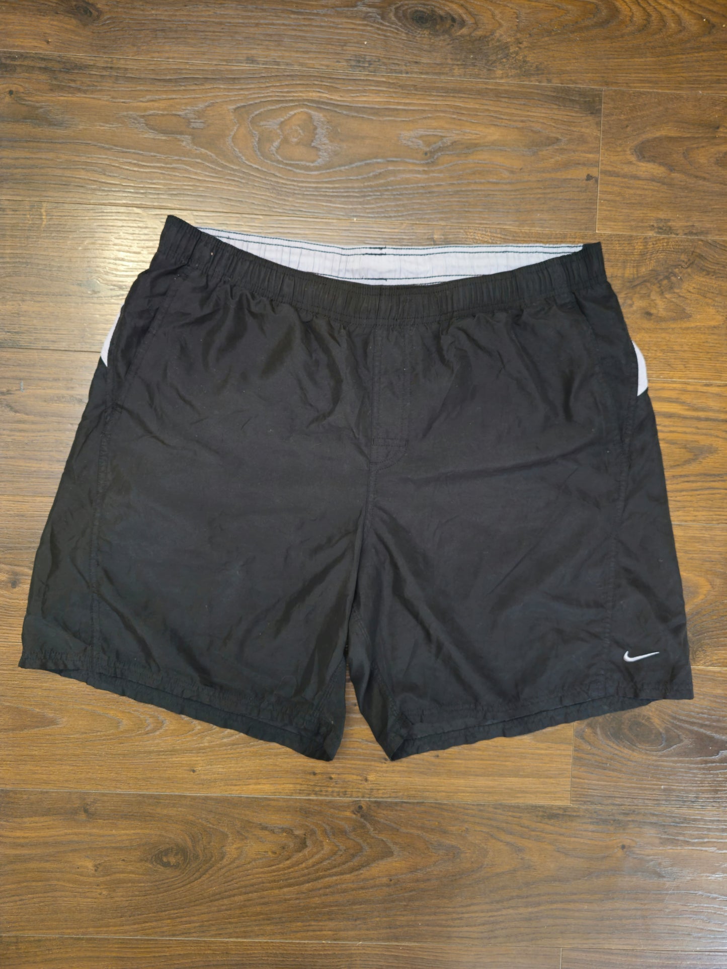 Nike Vintage Black Mesh Lined Activewear/Swim Shorts - XXL/2XL