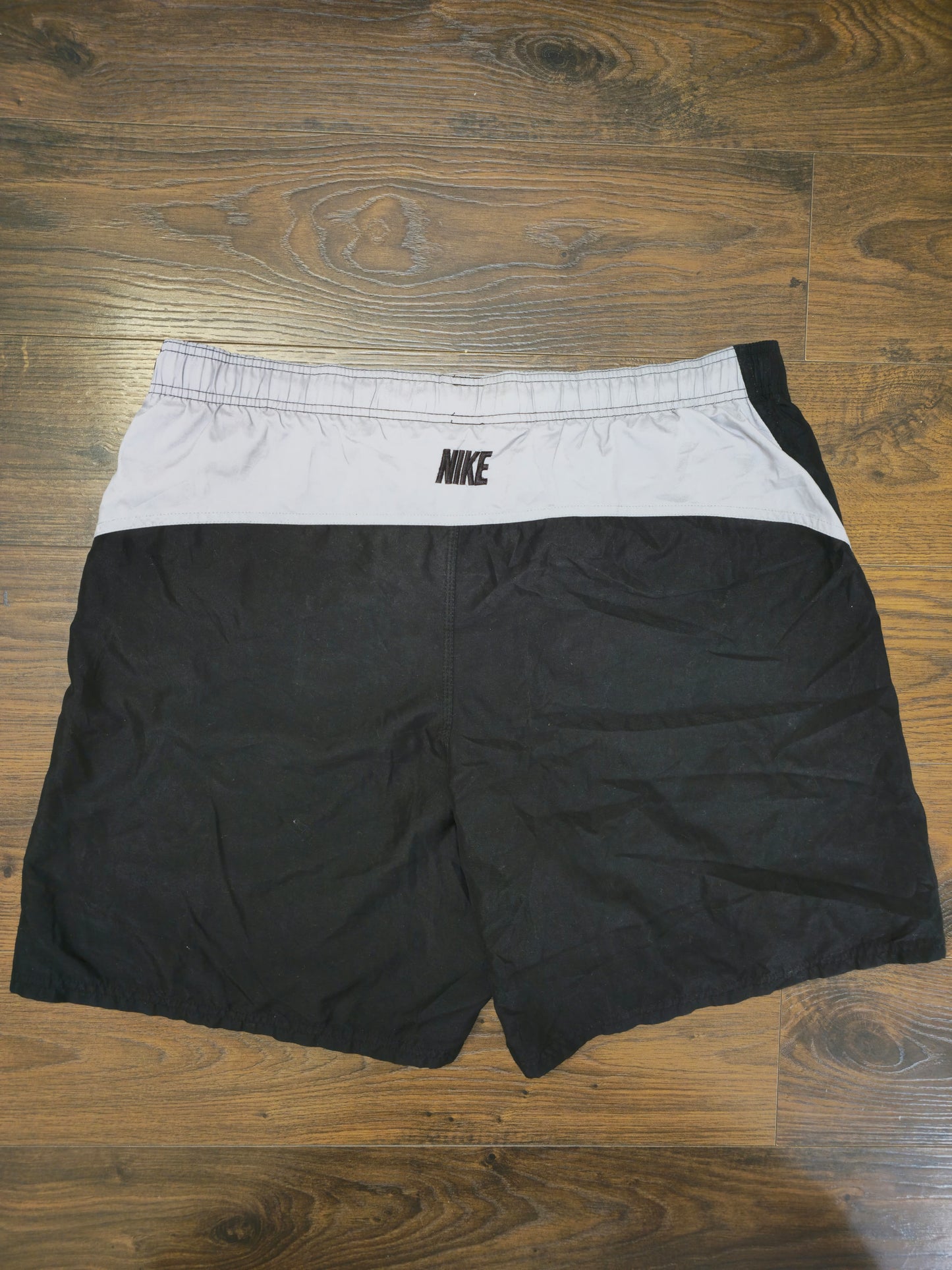 Nike Vintage Black Mesh Lined Activewear/Swim Shorts - XXL/2XL