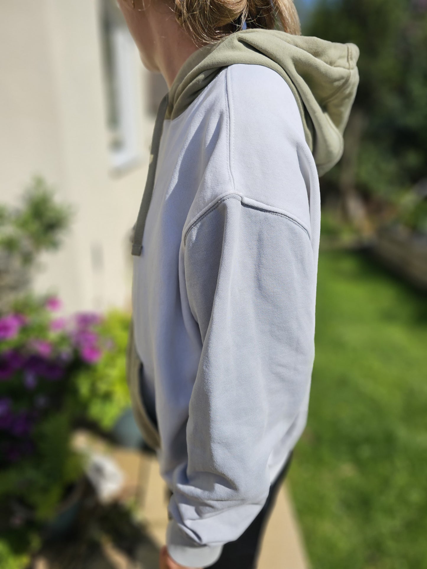 Womens Nike Standard Fit White/Khaki Hoodie - M/Medium