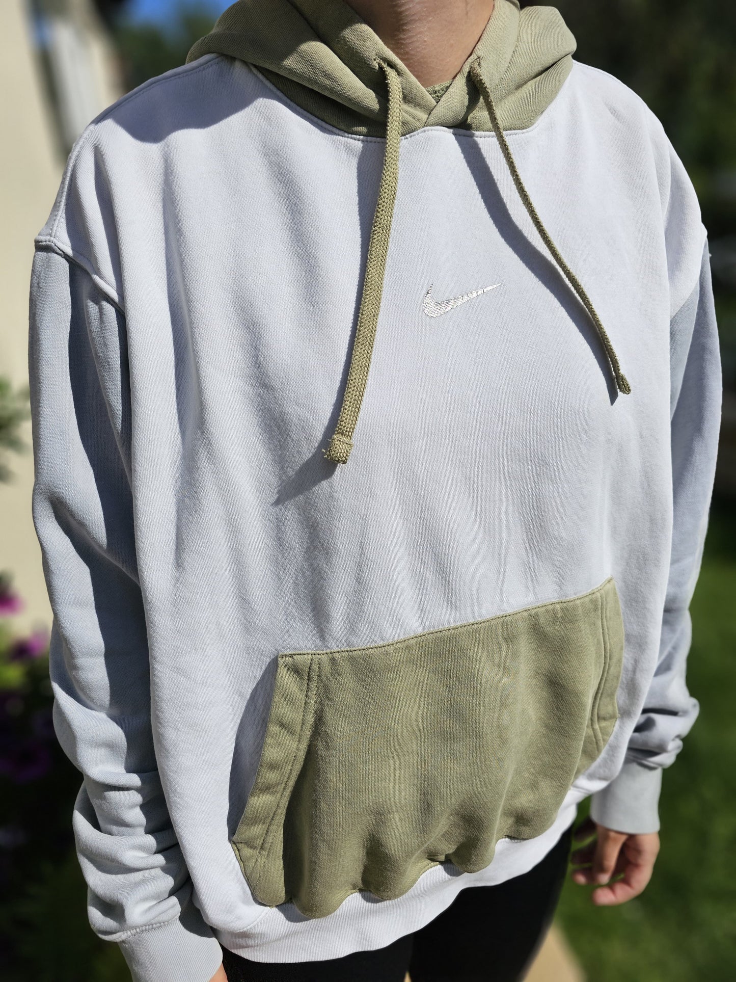Womens Nike Standard Fit White/Khaki Hoodie - M/Medium