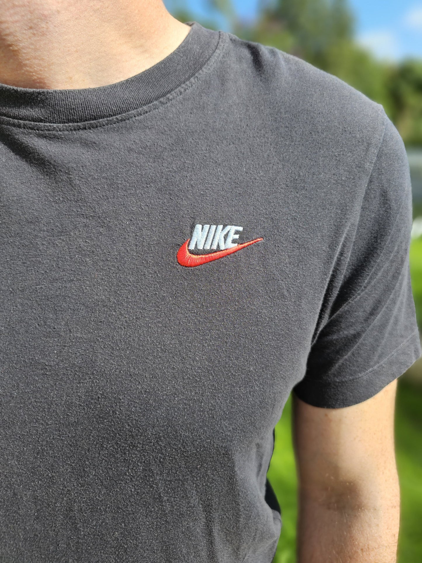 Mens Nike Embroidered Swoosh Short Sleeve T-Shirt - M/Medium