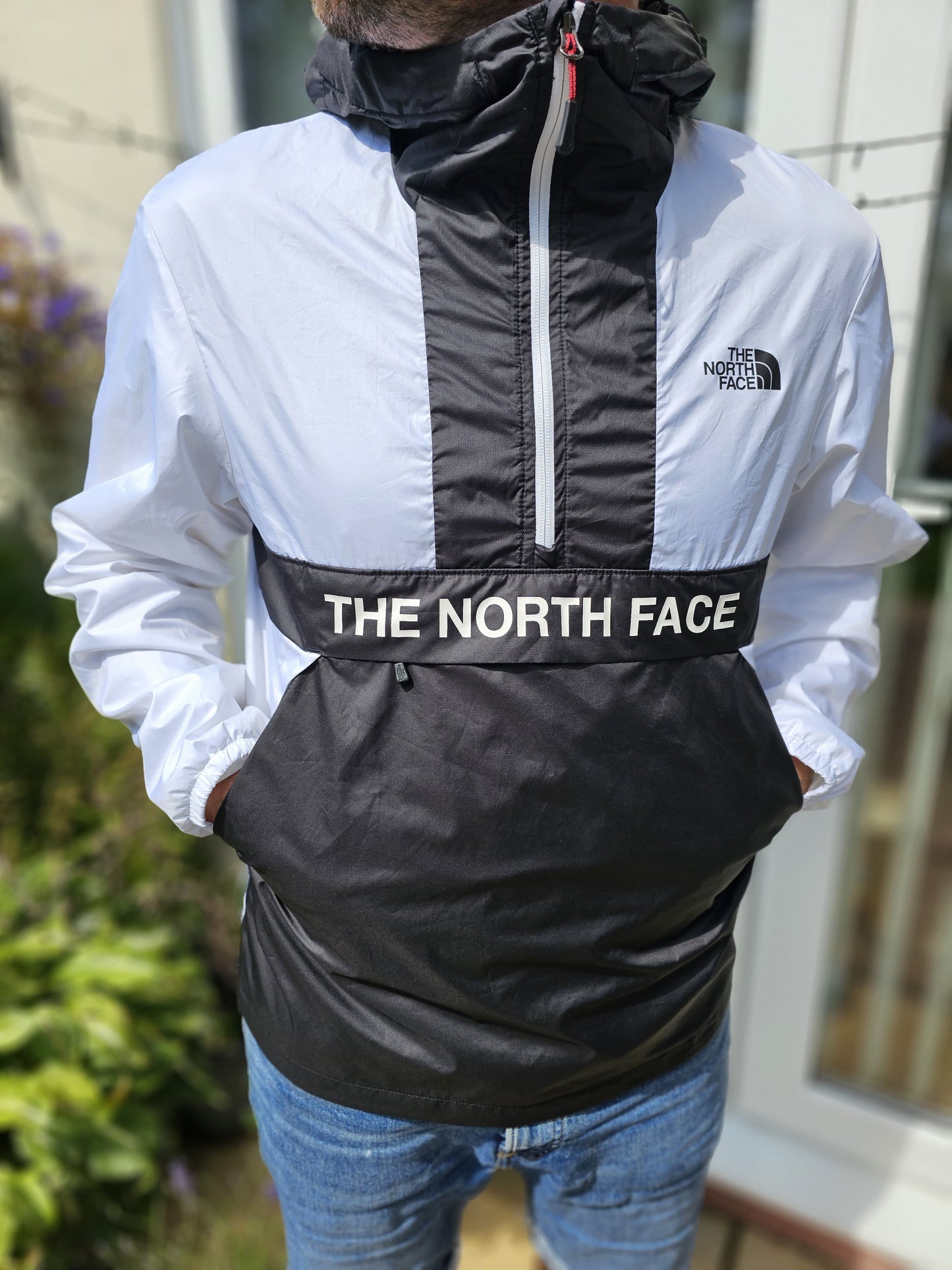 The North Face 1/2 Zip Hooded Pullover Black/White Windbreaker Jacket - M/Medium