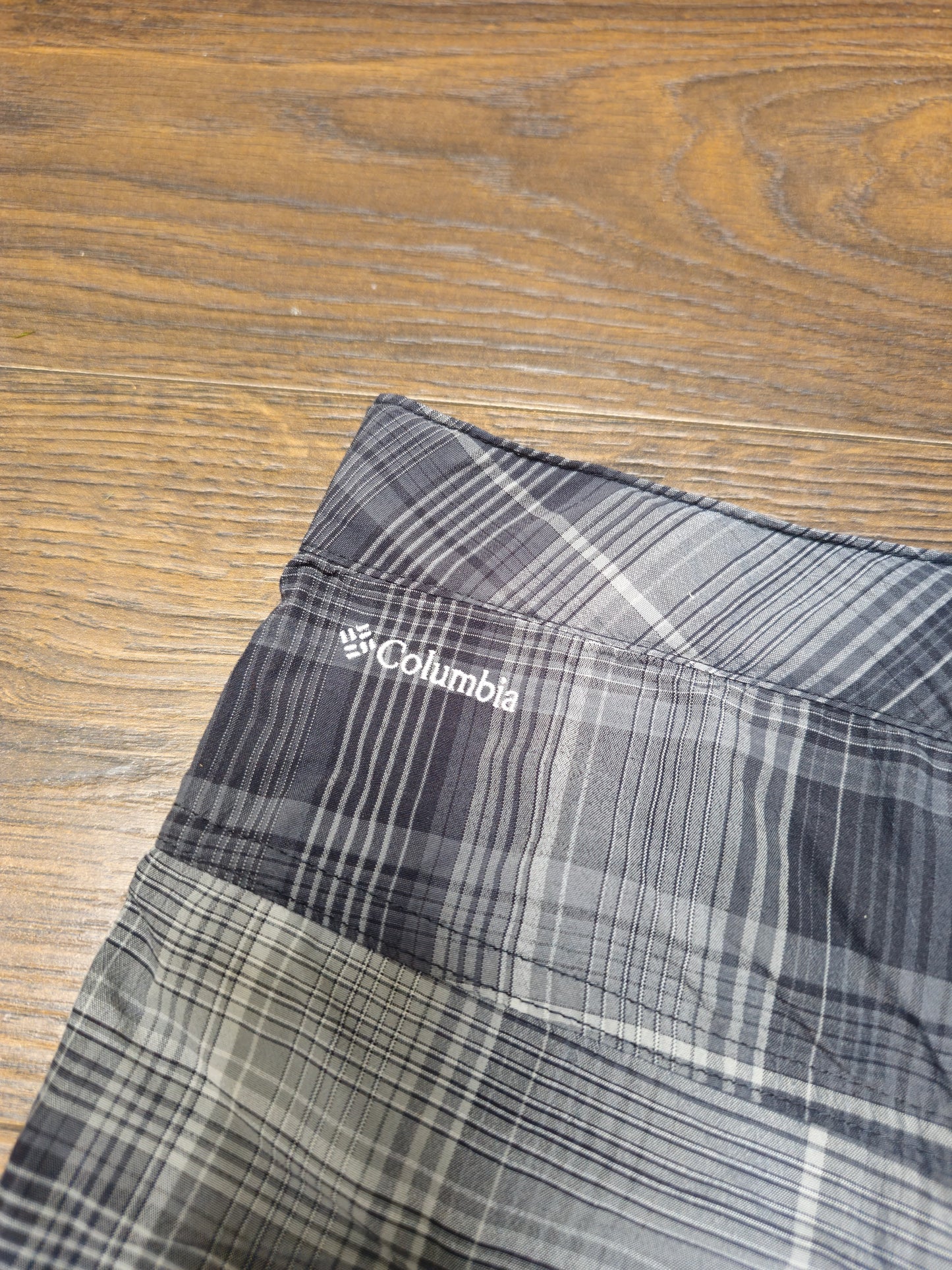Womens Columbia Omni-Wick Grey/Black Checkered Shorts - 12 - W36/L4