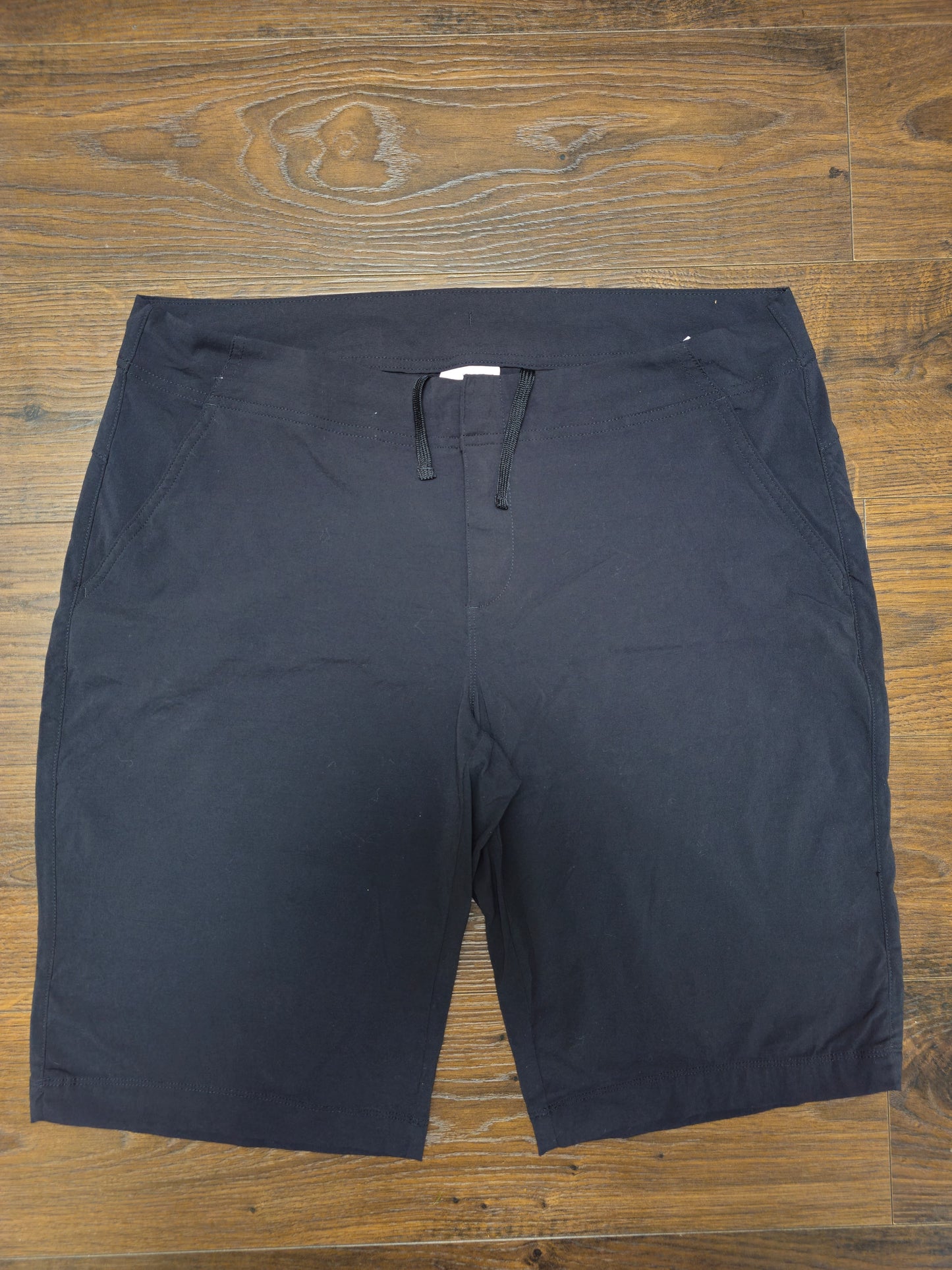 Columbia Womens Black Activewear Sports/Hiking Shorts - 12 - W34/L11
