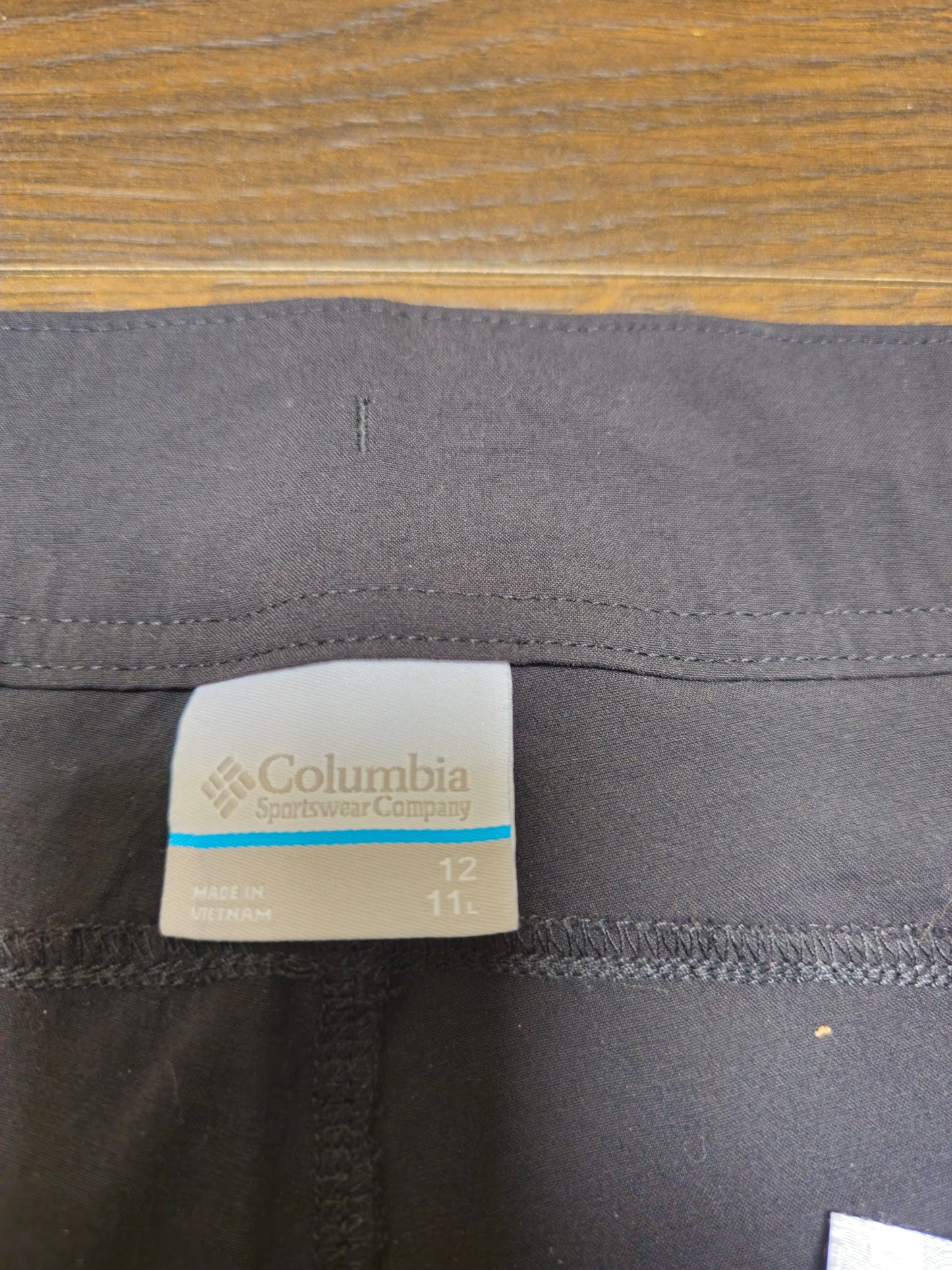Columbia Womens Black Activewear Sports/Hiking Shorts - 12 - W34/L11