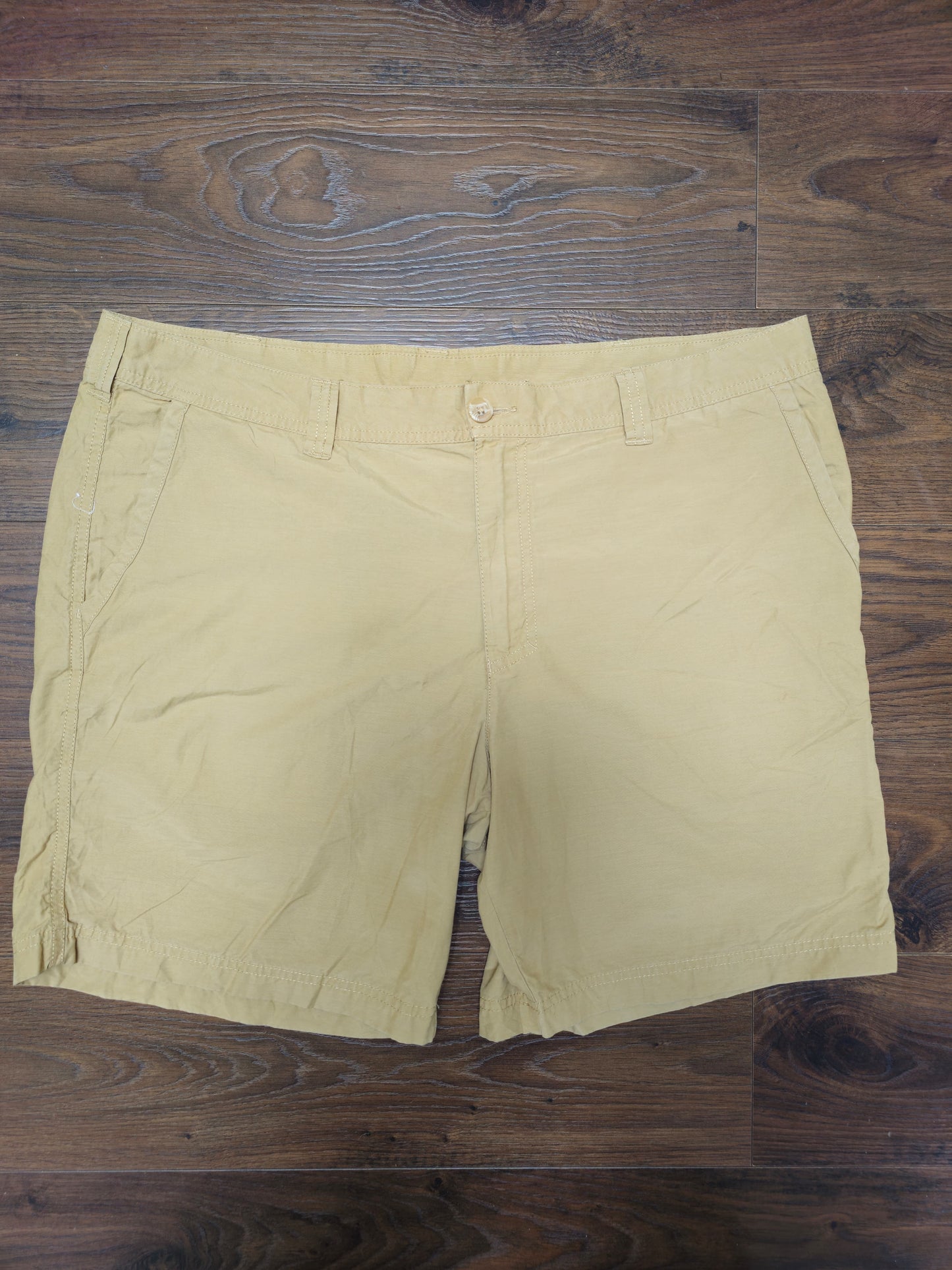 Columbia Beige Casual Walking/Activewear Shorts - W40/L8