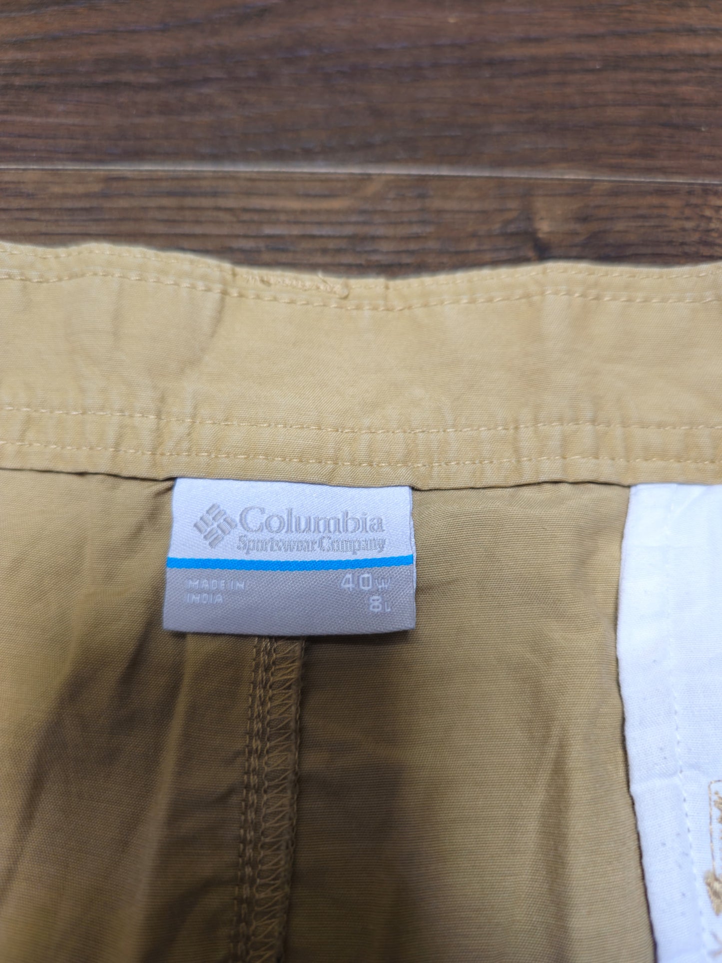 Columbia Beige Casual Walking/Activewear Shorts - W40/L8