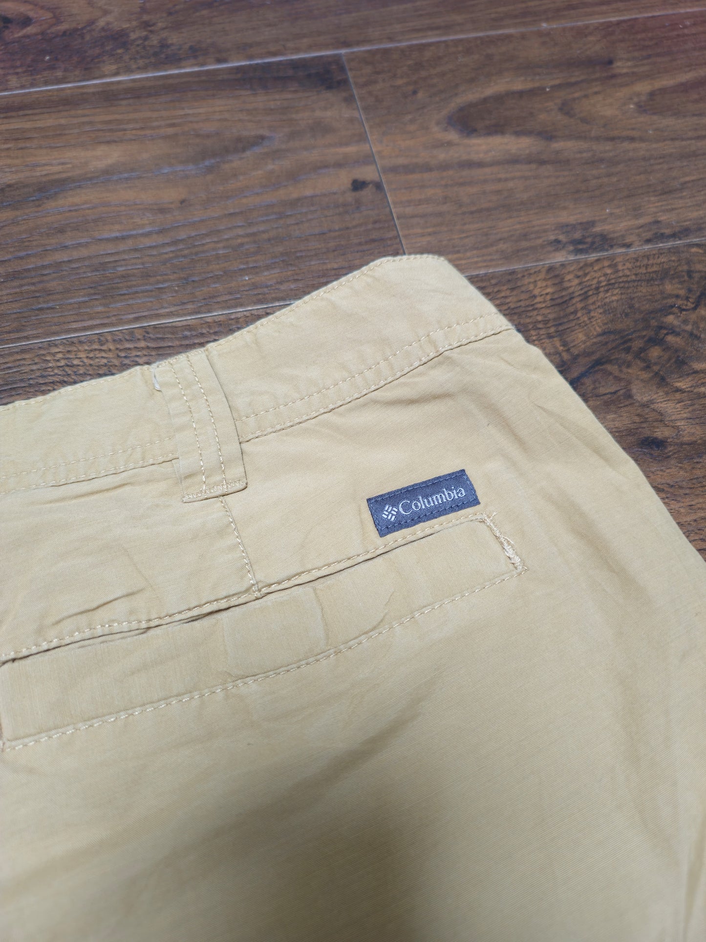 Columbia Beige Casual Walking/Activewear Shorts - W40/L8