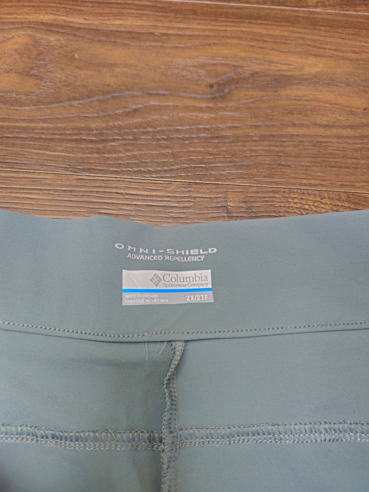 Columbia Womens Teal Omni-Shield Activewear Sports/Hiking/Gym Shorts - 2XL Tall Fit - W44/L6