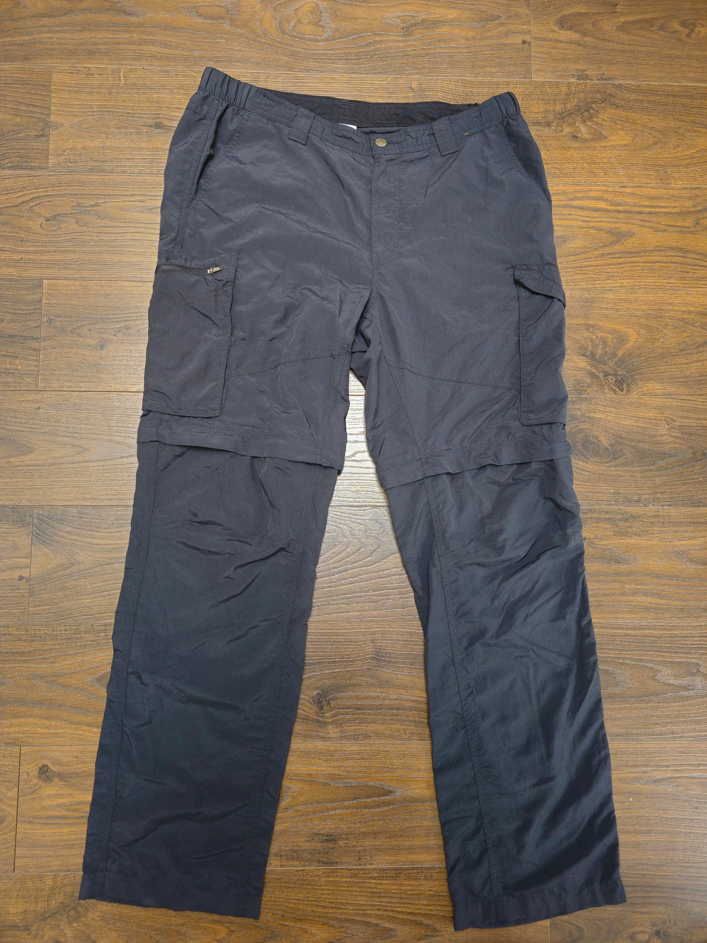 Mens Columbia Black Cut Off Hiking/Walking Cargo Trousers/Shorts - W38/L34