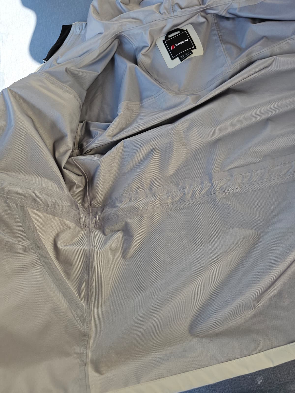 Berghaus Stormwear Tempest 89 Unisex Waterproof Full Zip Hooded Hiking/Casual Jacket - M/Medium